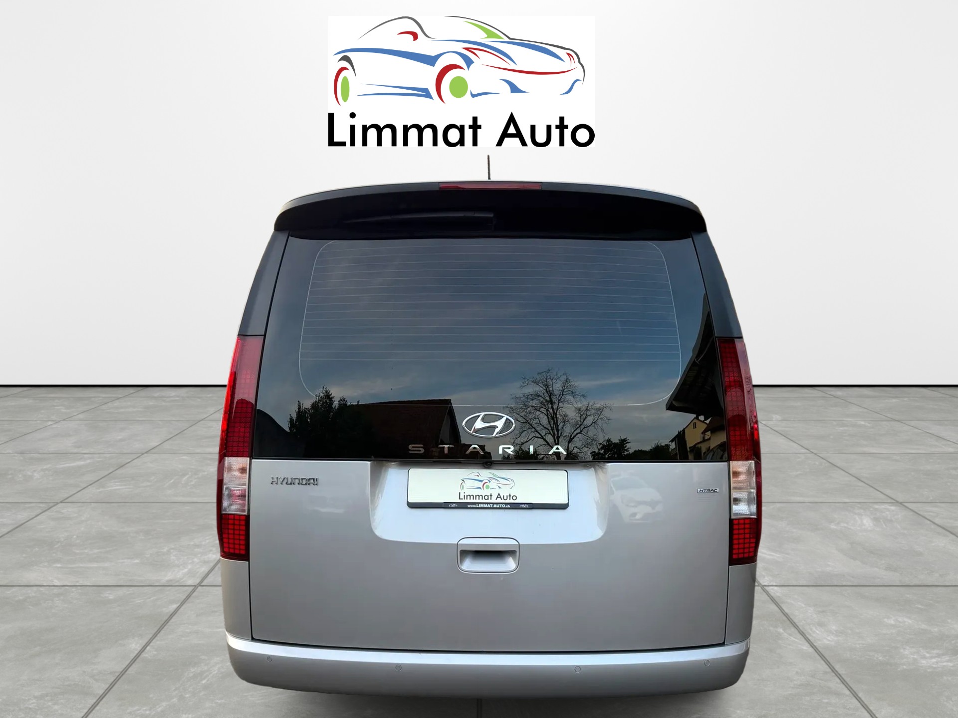 HYUNDAI Staria Premium 2.2 CRDi Amplia 4WD A-image-4