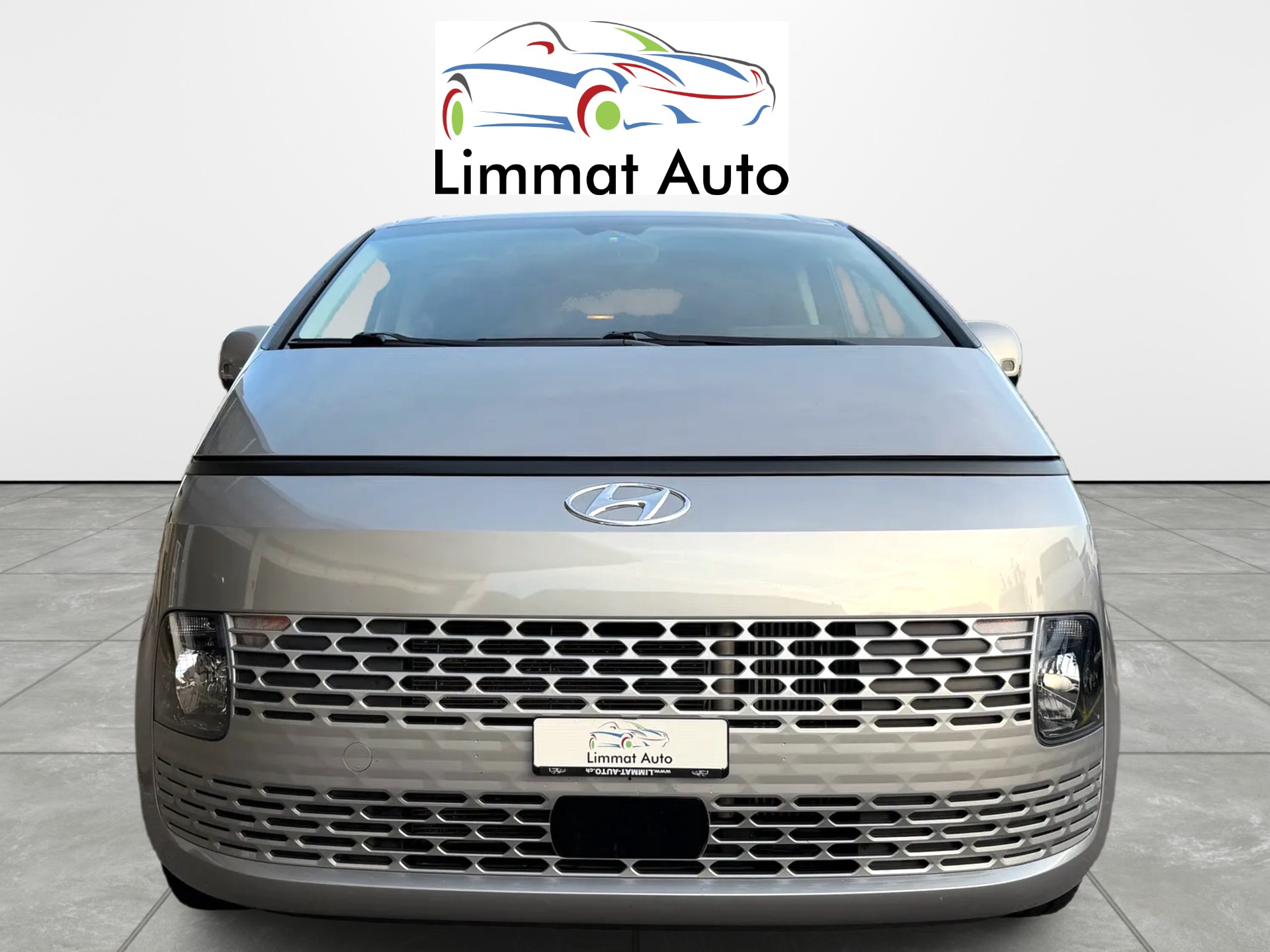 HYUNDAI Staria Premium 2.2 CRDi Amplia 4WD A-image-1
