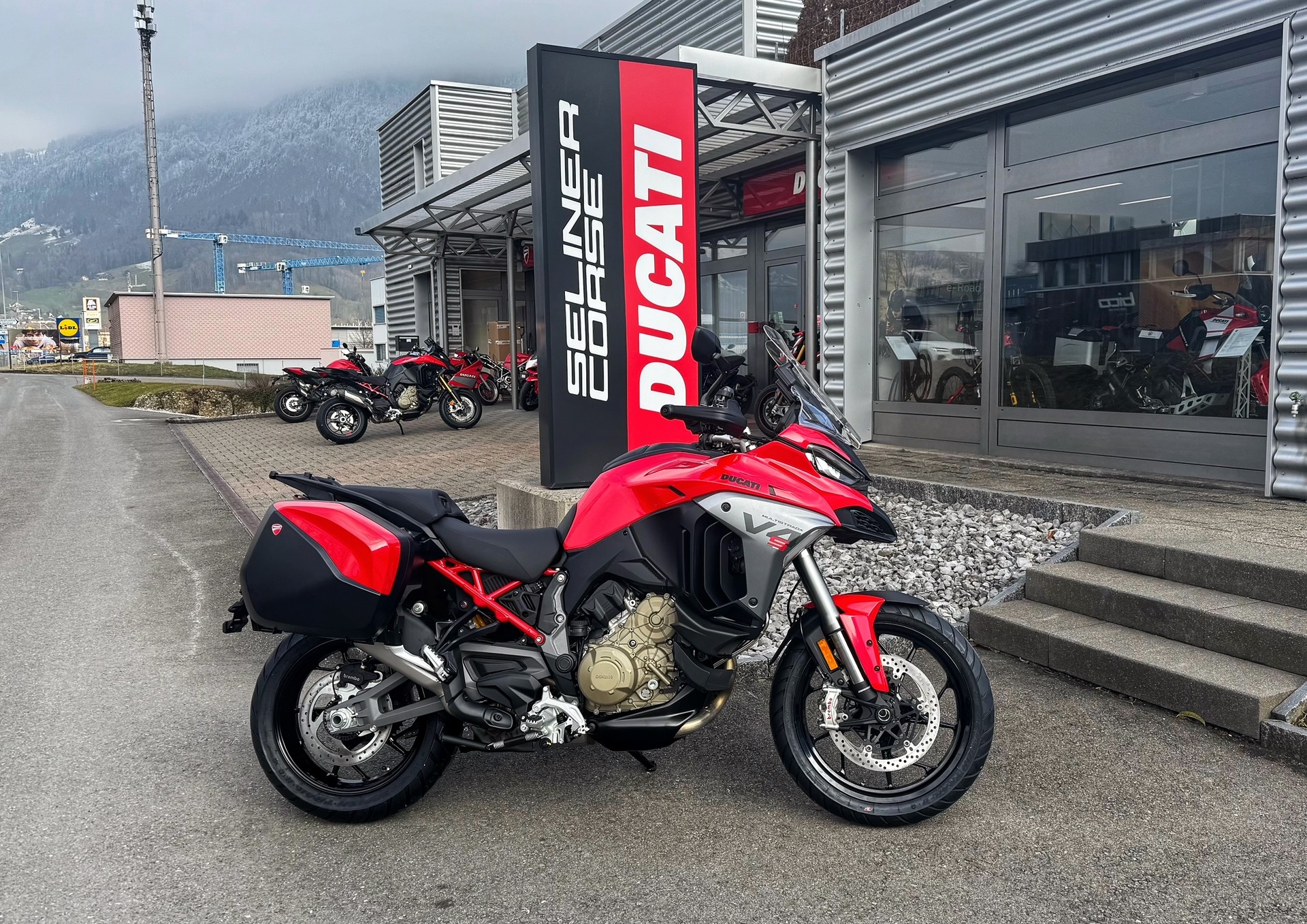 DUCATI Multistrada V4 S Travel + Radar-image-3