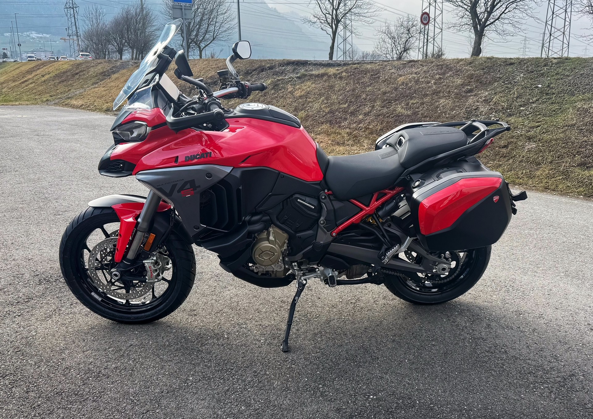 DUCATI Multistrada V4 S Travel + Radar-image-1