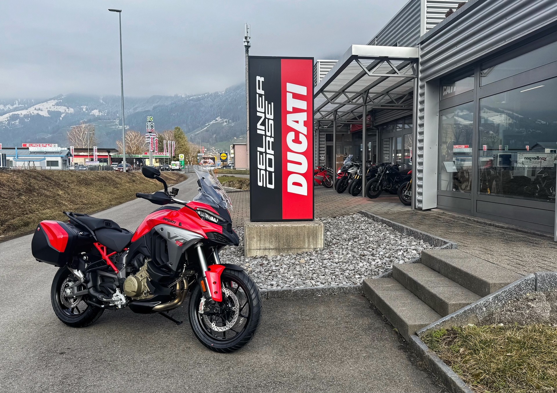 DUCATI Multistrada V4 S Travel + Radar-image-0
