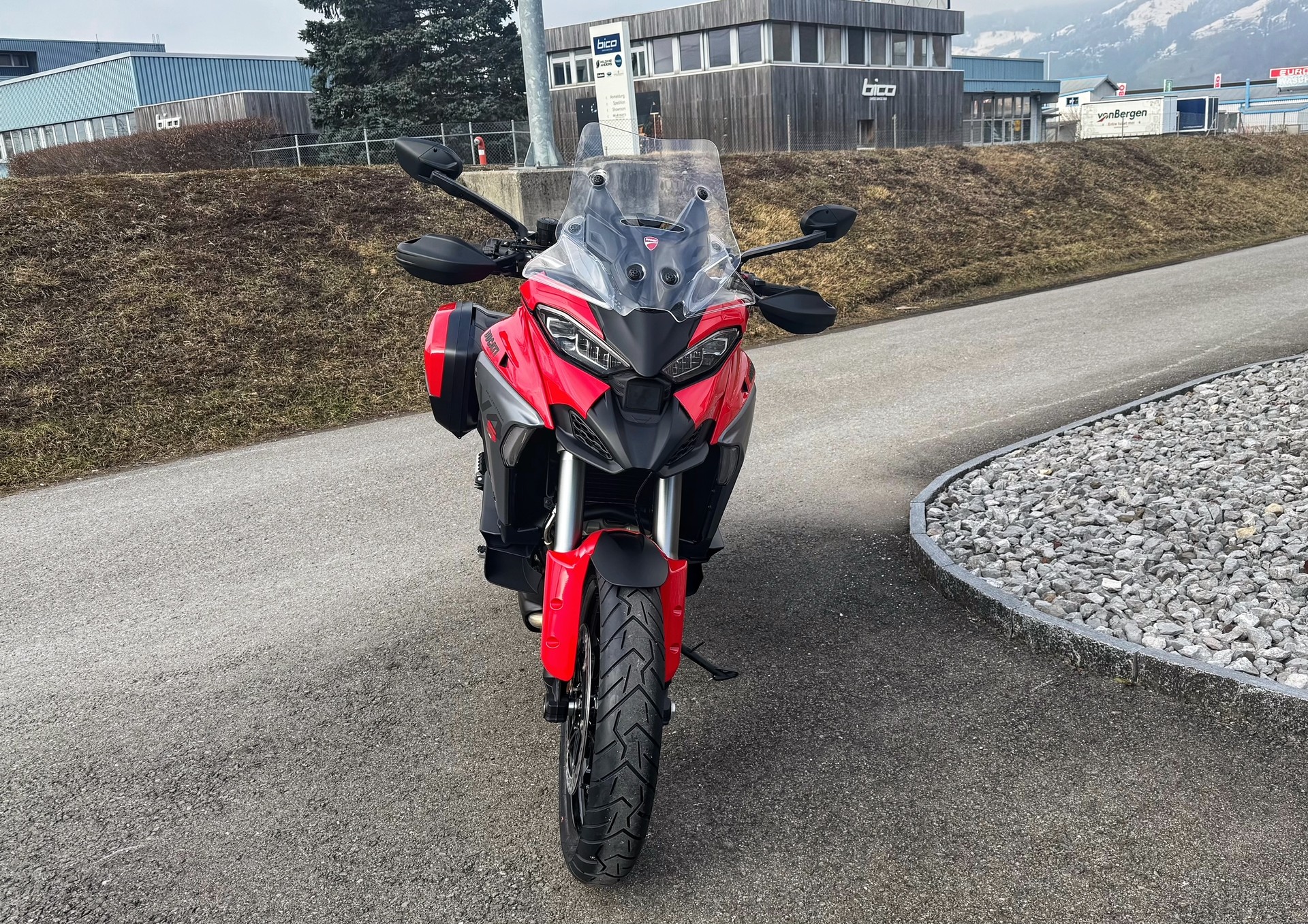 DUCATI Multistrada V4 S Travel + Radar-image-2