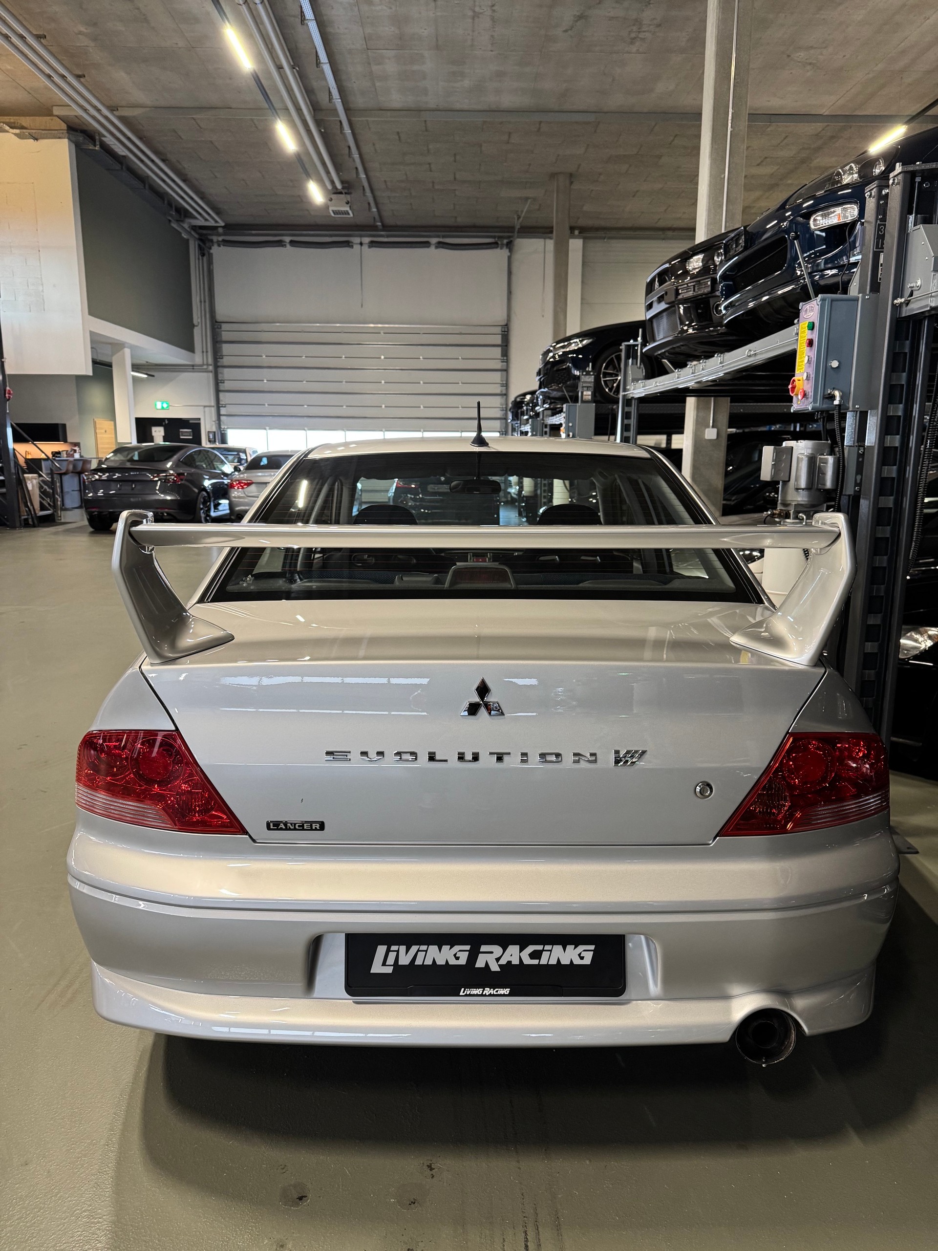 MITSUBISHI Lancer Evo VII RS2-showroom-element-3