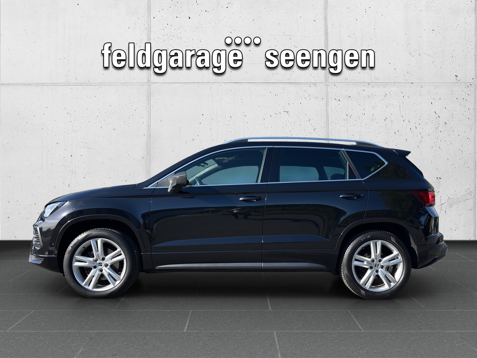 SEAT Ateca 2.0 TSI FR 4Drive DSG mit AHK, Panorama-Schiebe-/Ausstelldach & 360° Kamera-showroom-element-1