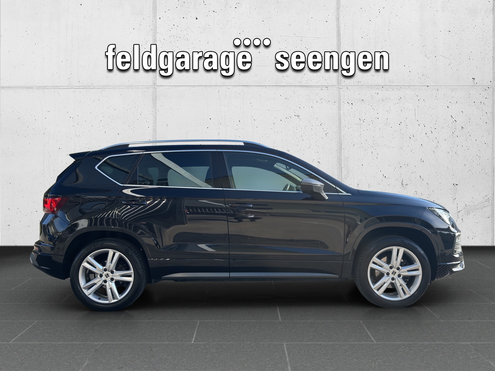 SEAT Ateca 2.0 TSI FR 4Drive DSG mit AHK, Panorama-Schiebe-/Ausstelldach & 360° Kamera-showroom-element-3