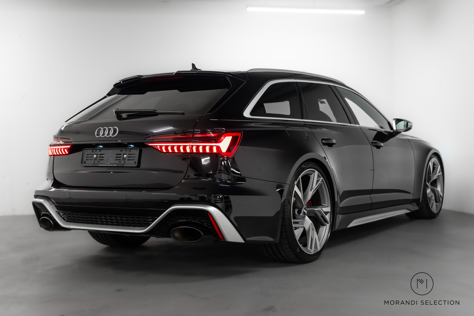 AUDI RS6 Avant 4.0 V8 TFSI quattro T-Tronic-image-8