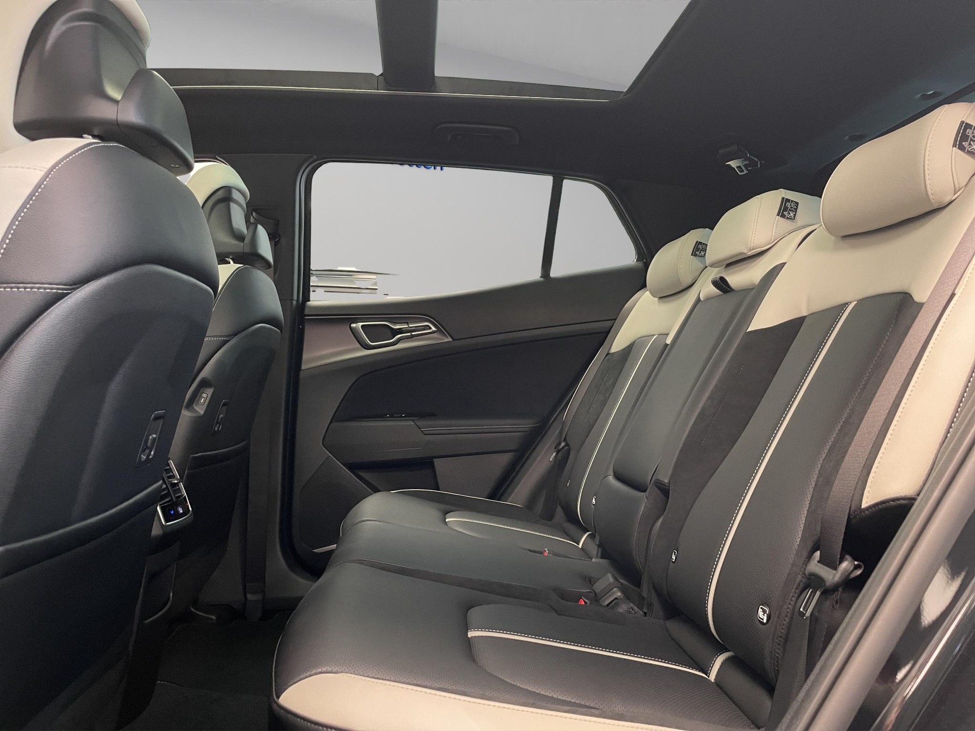 KIA Sportage 1.6 T-GDi PHEV GT-Line-image-7