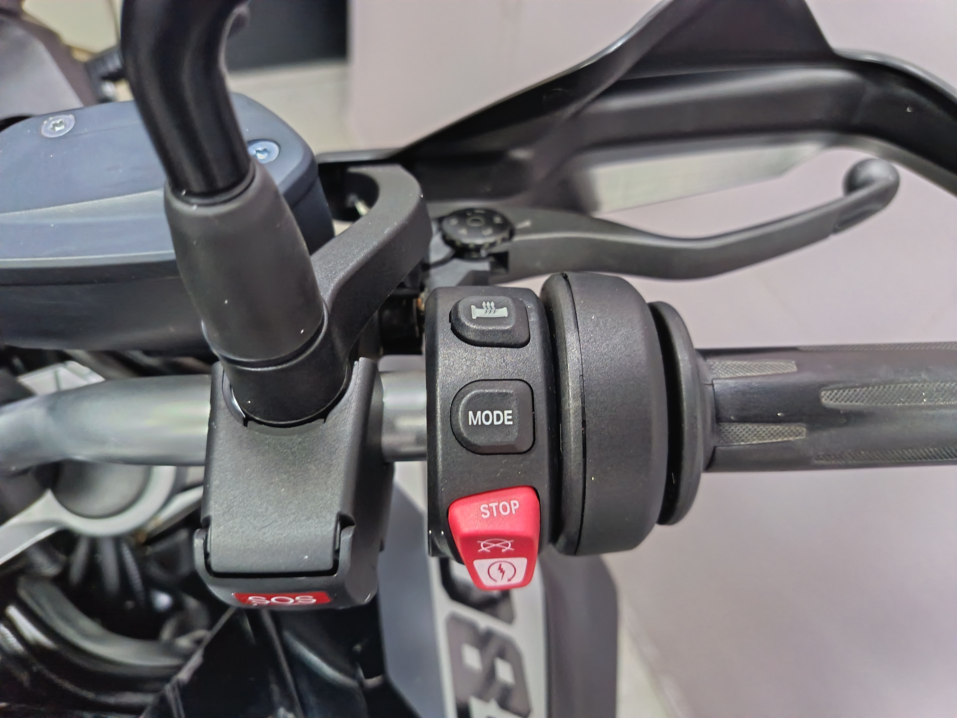 BMW F 800 GS Triple Black - Kit surb. - leasing à 189 chf-image-7