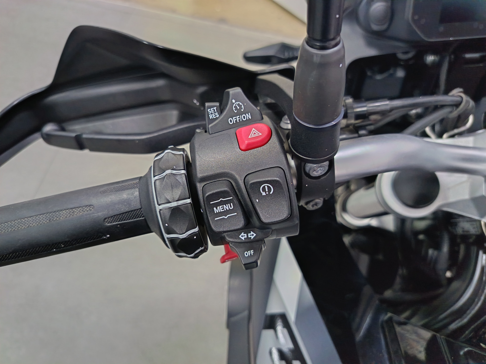 BMW F 800 GS Triple Black - Kit surb. - leasing à 189 chf-image-6