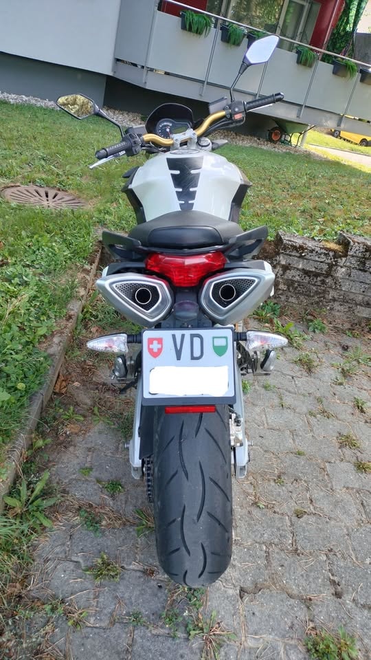 APRILIA SL 750 Shiver-image-2