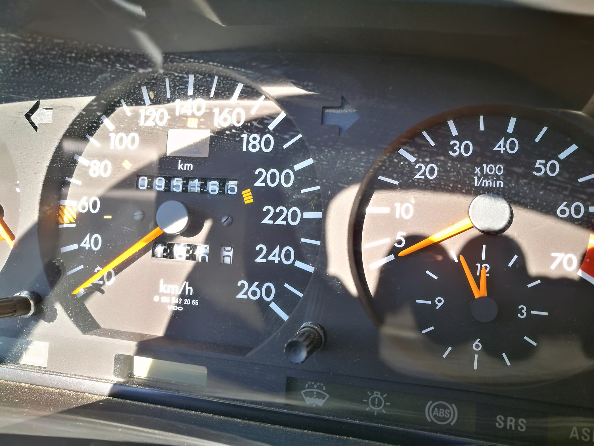 MERCEDES-BENZ E 320 Cabrio-image-1