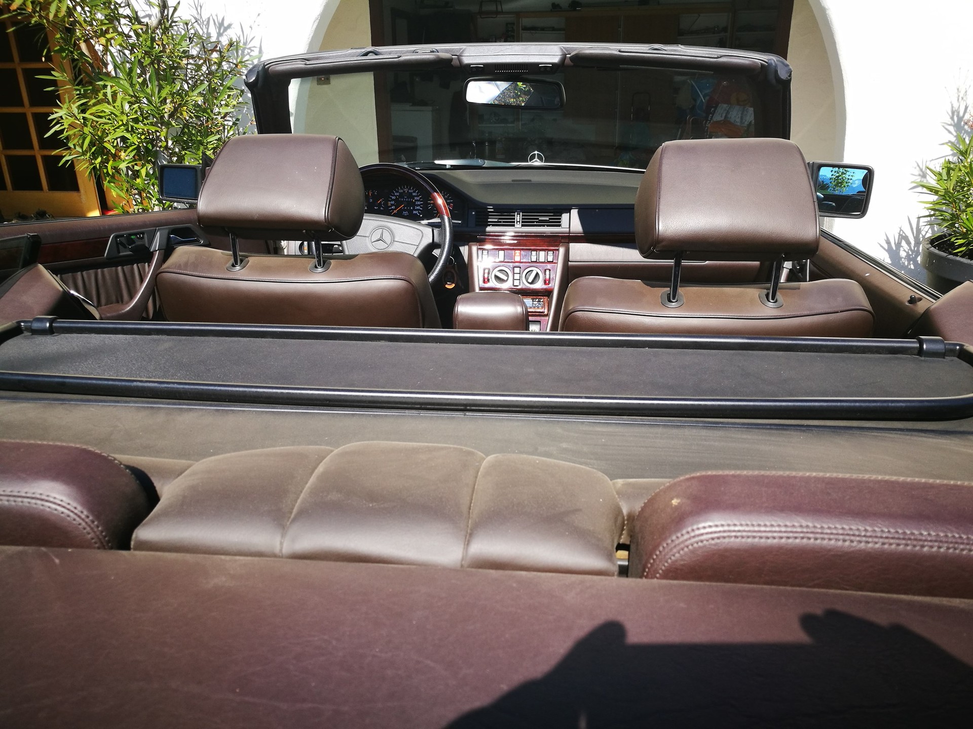 MERCEDES-BENZ E 320 Cabrio-image-13