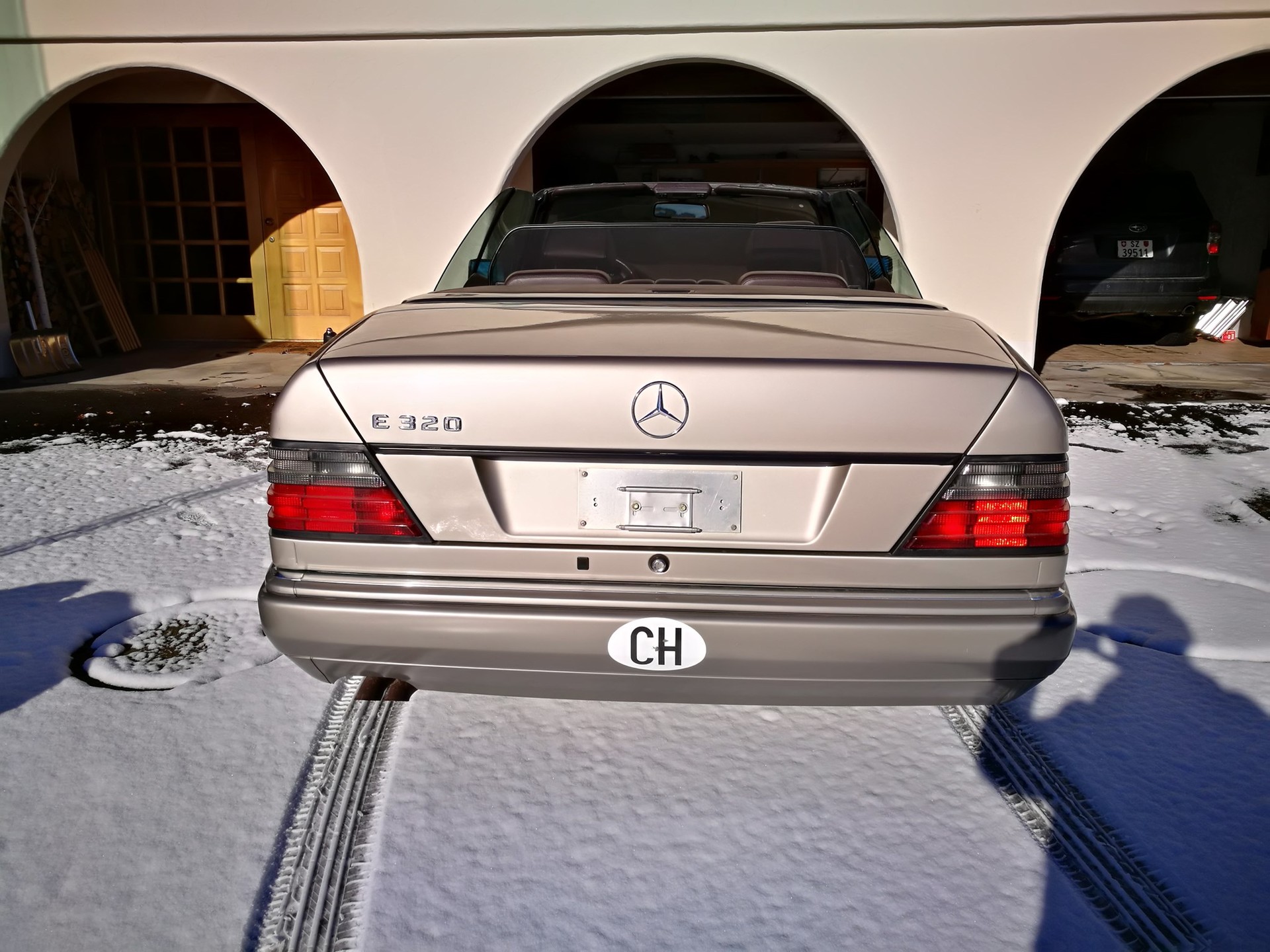 MERCEDES-BENZ E 320 Cabrio-image-4