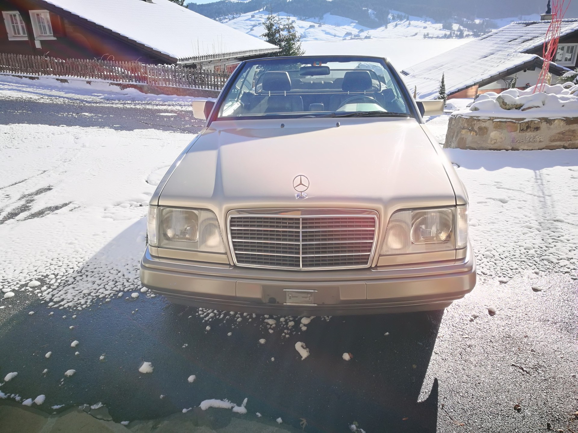 MERCEDES-BENZ E 320 Cabrio-image-8
