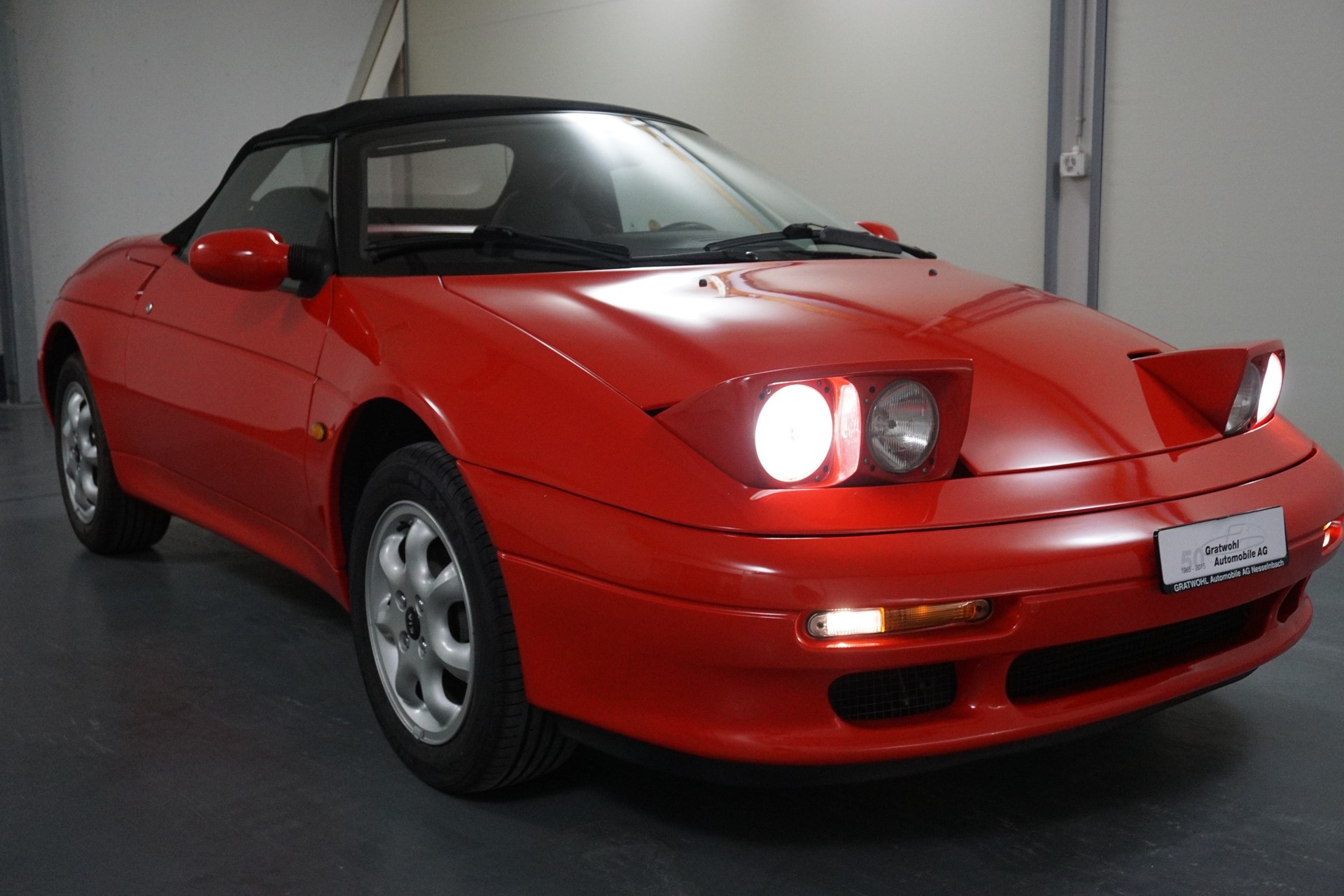 KIA (Lotus) Elan 1.8-showroom-element-3