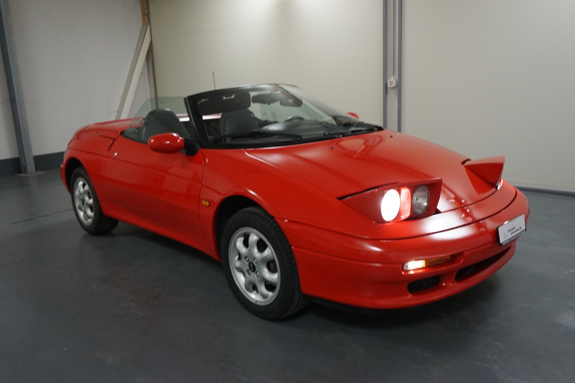KIA (Lotus) Elan 1.8-showroom-element-2