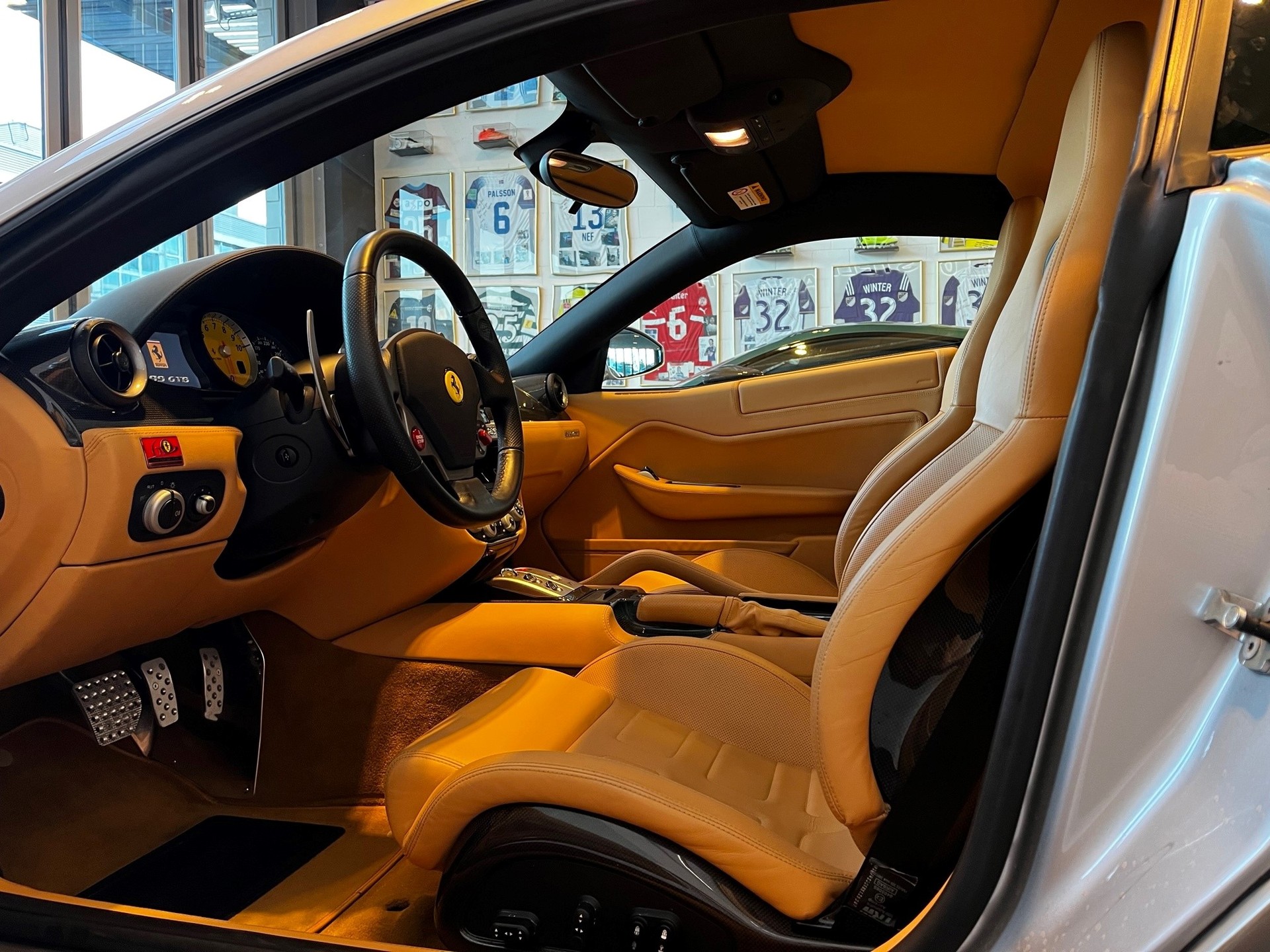 FERRARI 599 GTB-image-12