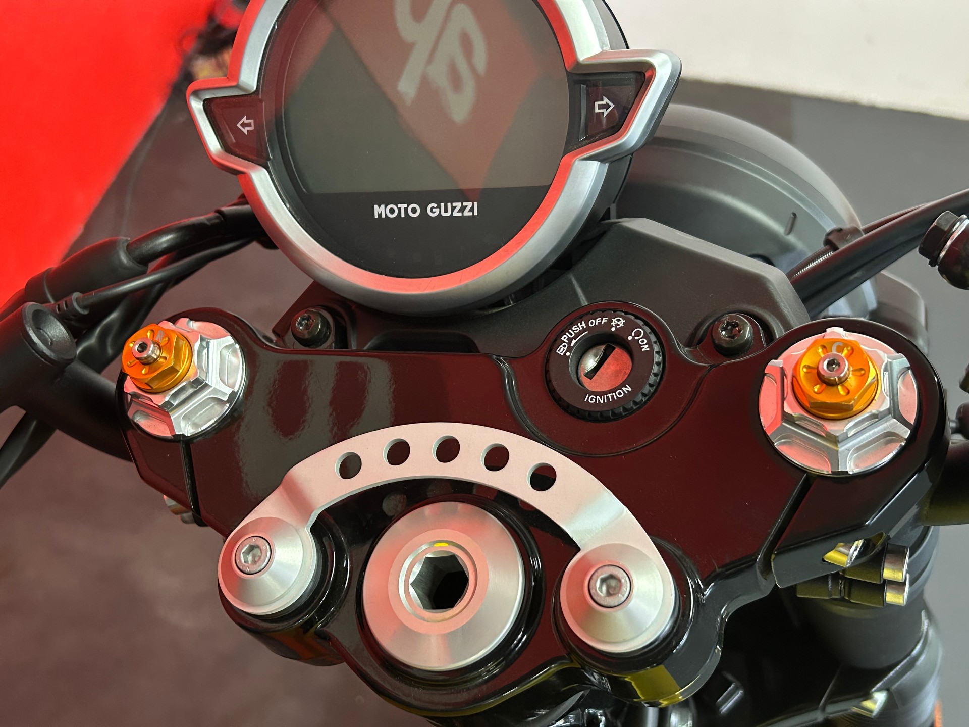 MOTO GUZZI V7 IV 850 EVO X-image-11