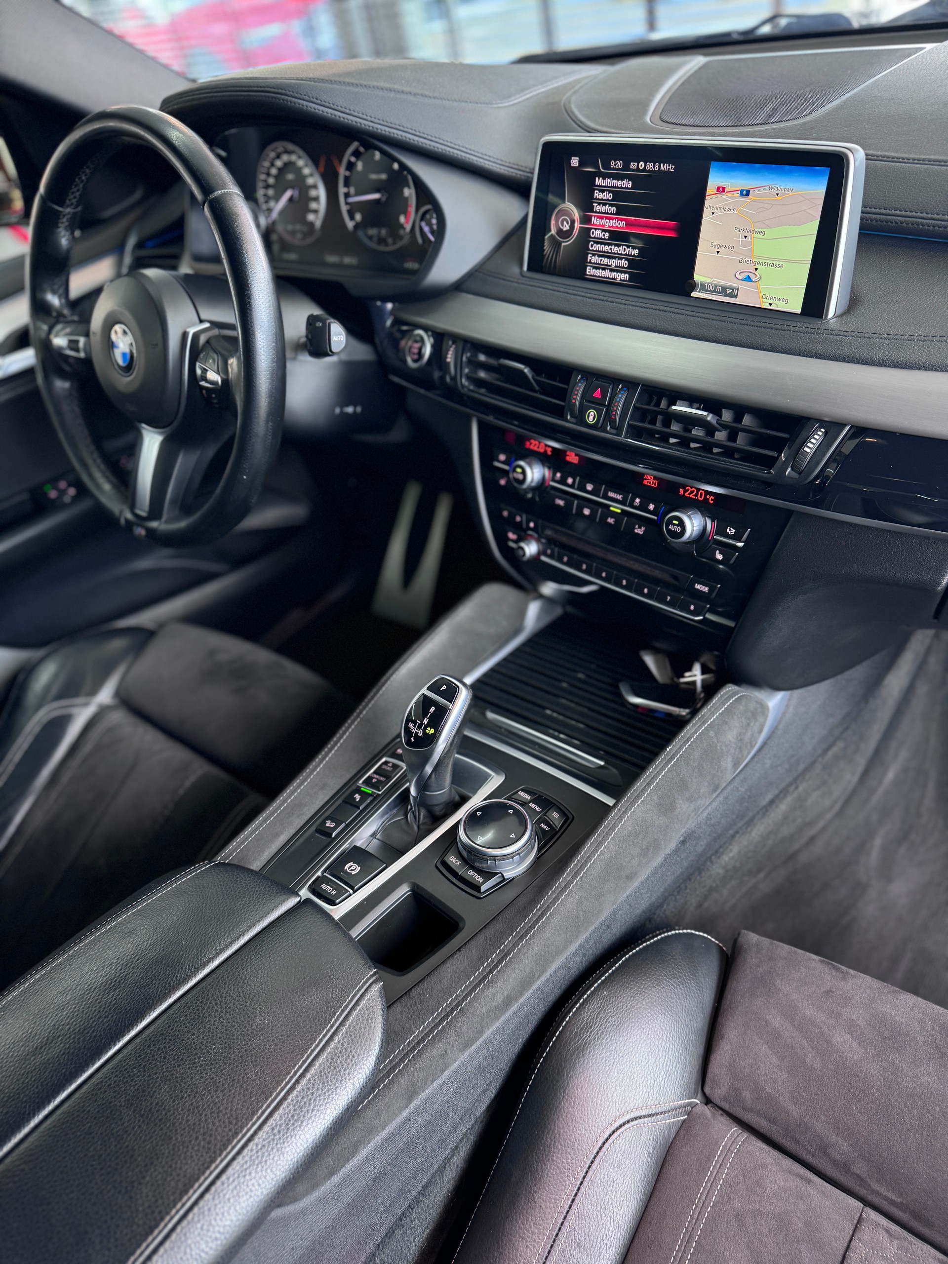 BMW X6 xDrive 30d M Sport Steptronic-image-13