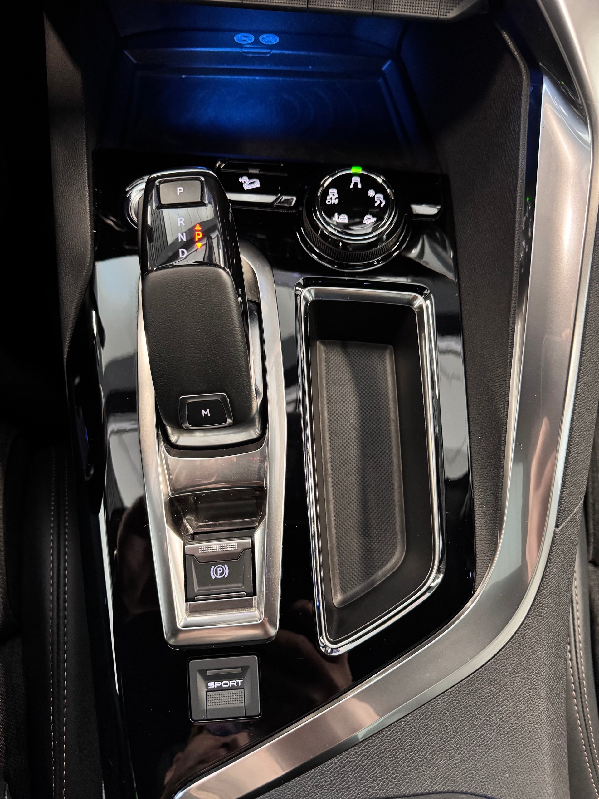 PEUGEOT 5008 1.5 BlueHDi GT Line EAT-image-21