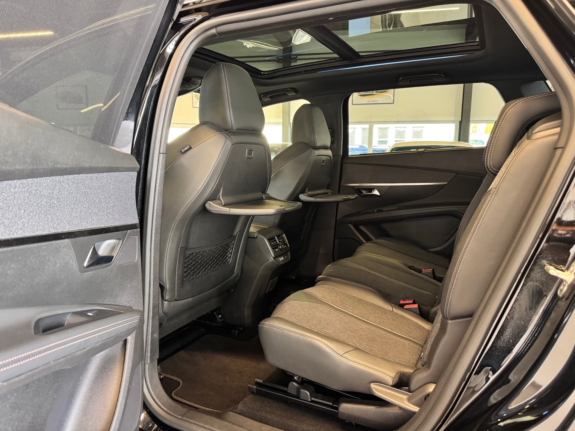 PEUGEOT 5008 1.5 BlueHDi GT Line EAT-image-15