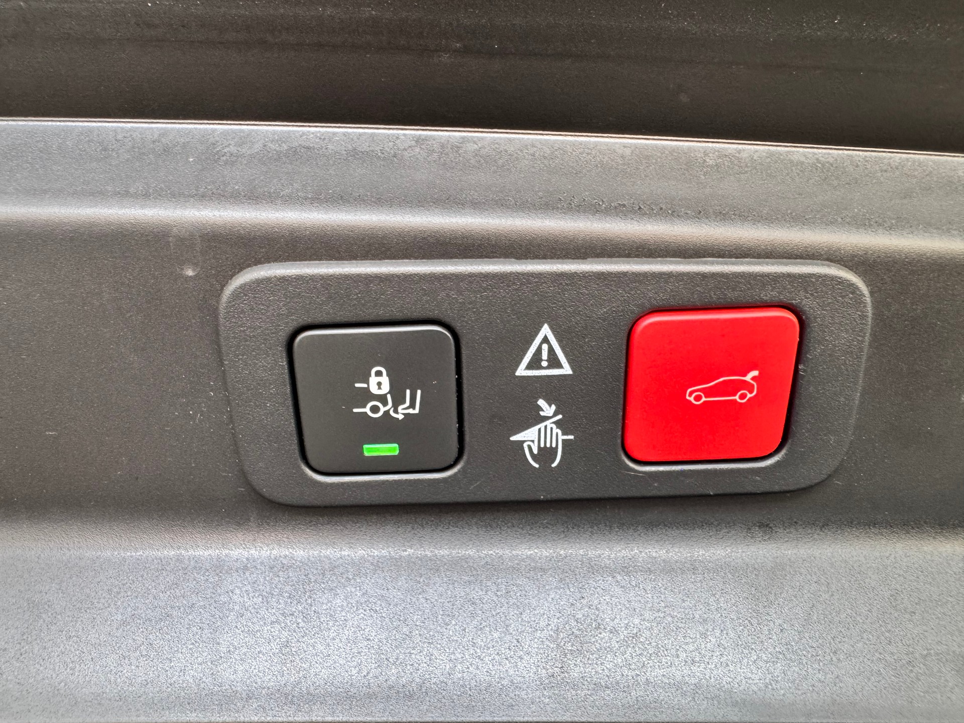 PEUGEOT 5008 1.5 BlueHDi GT Line EAT-image-19