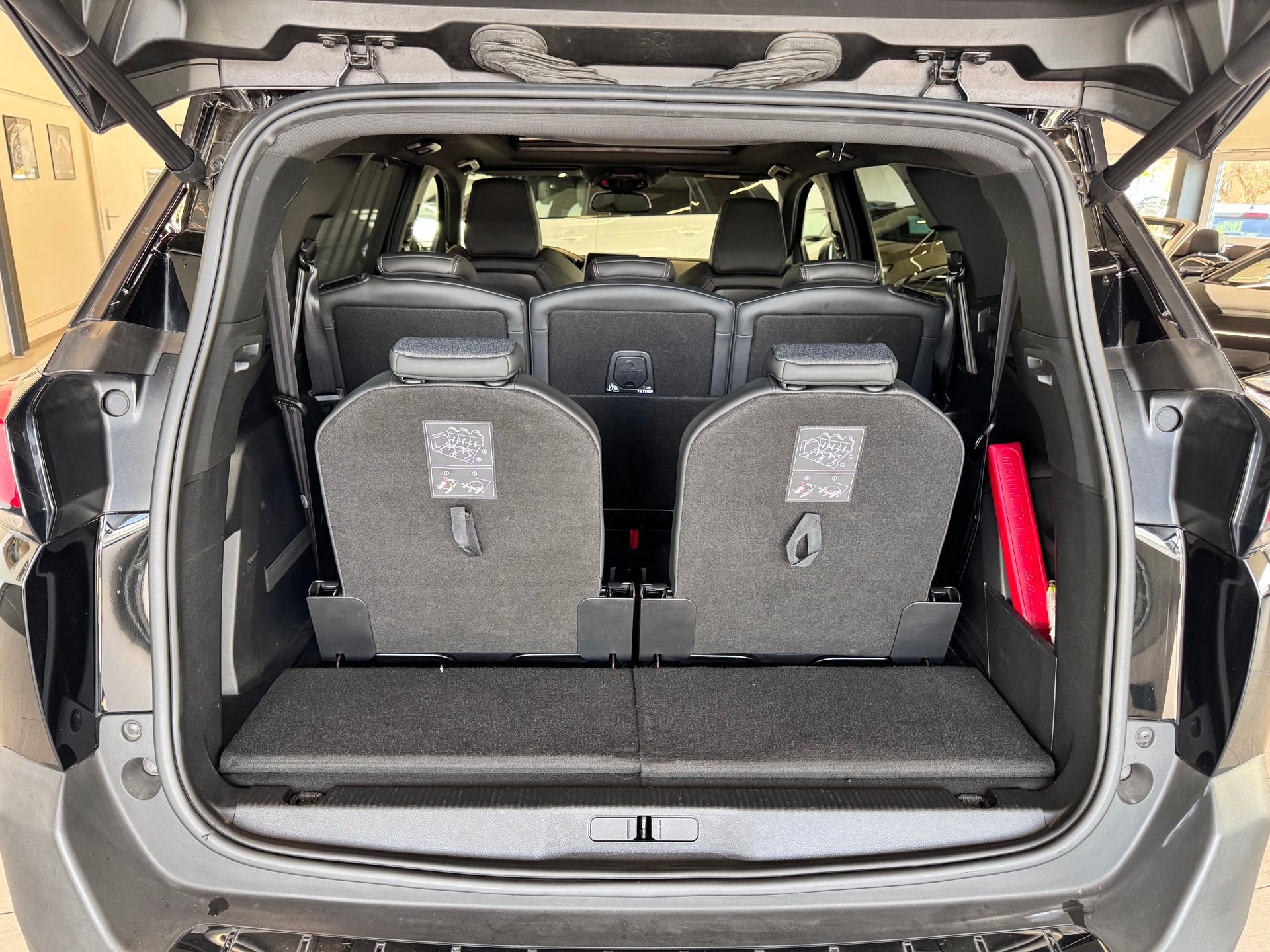 PEUGEOT 5008 1.5 BlueHDi GT Line EAT-image-18