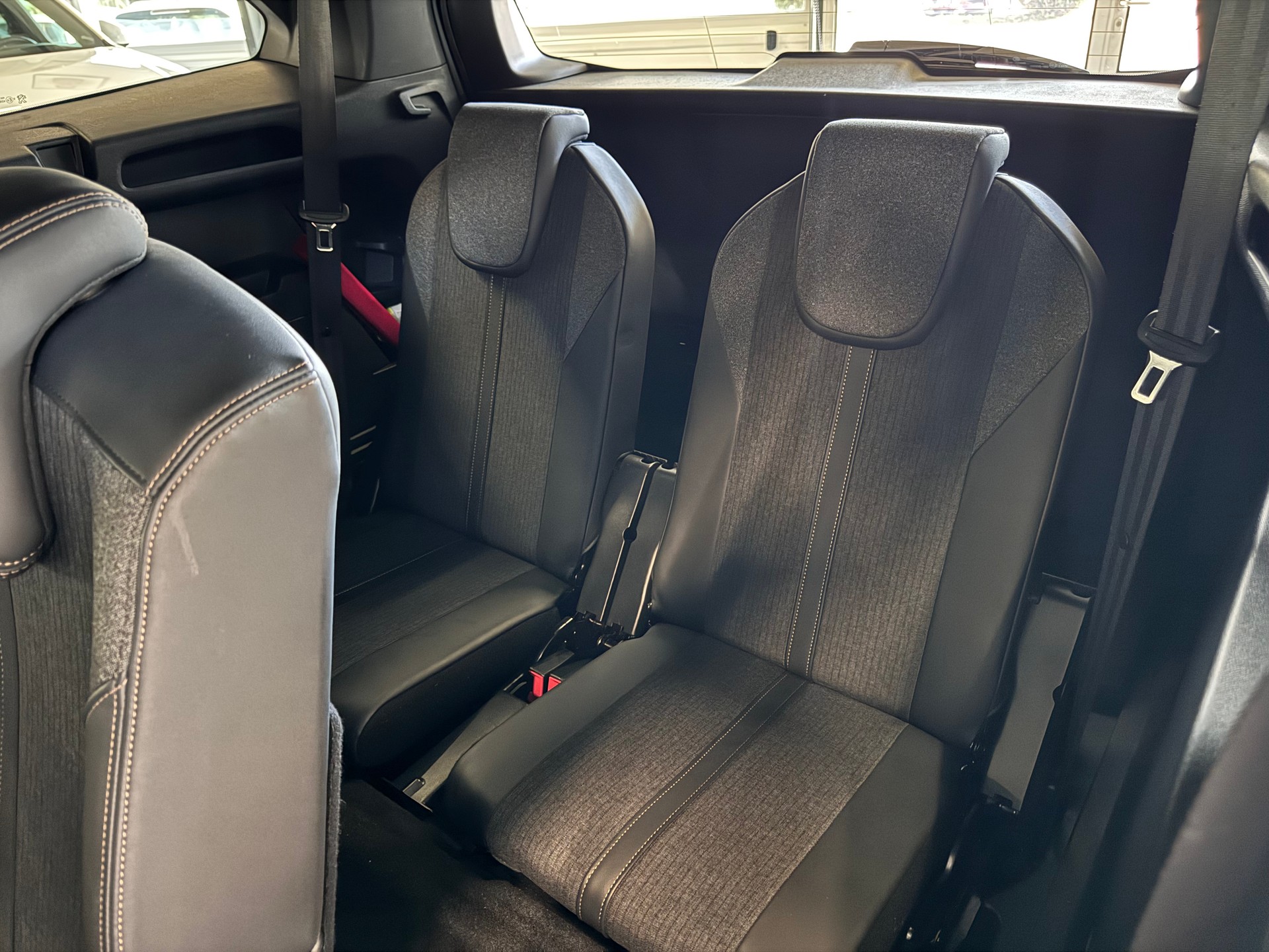 PEUGEOT 5008 1.5 BlueHDi GT Line EAT-image-14