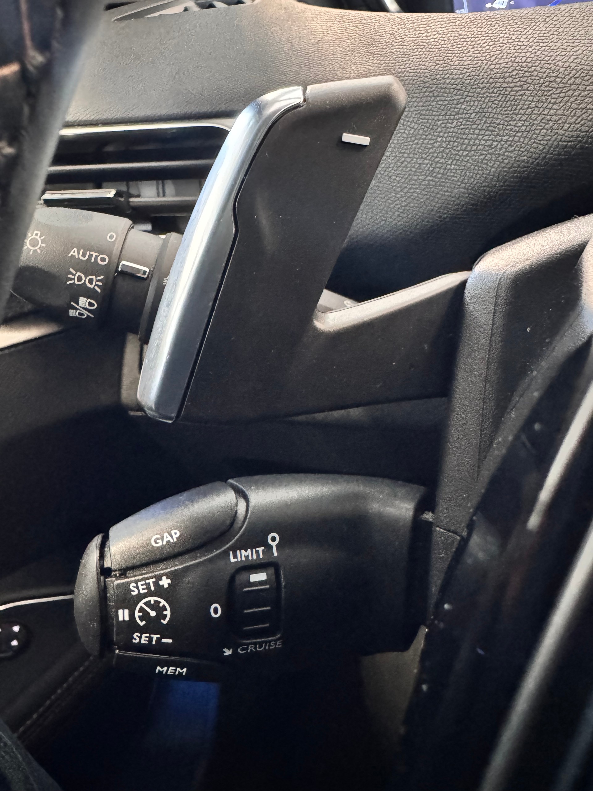 PEUGEOT 5008 1.5 BlueHDi GT Line EAT-image-23