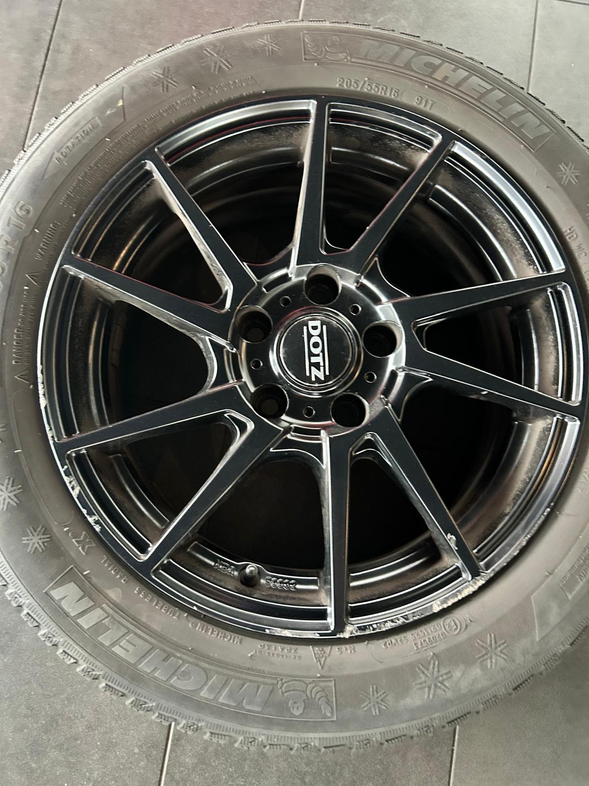 VW Golf 2.0 TSI R-Line DSG-image-15