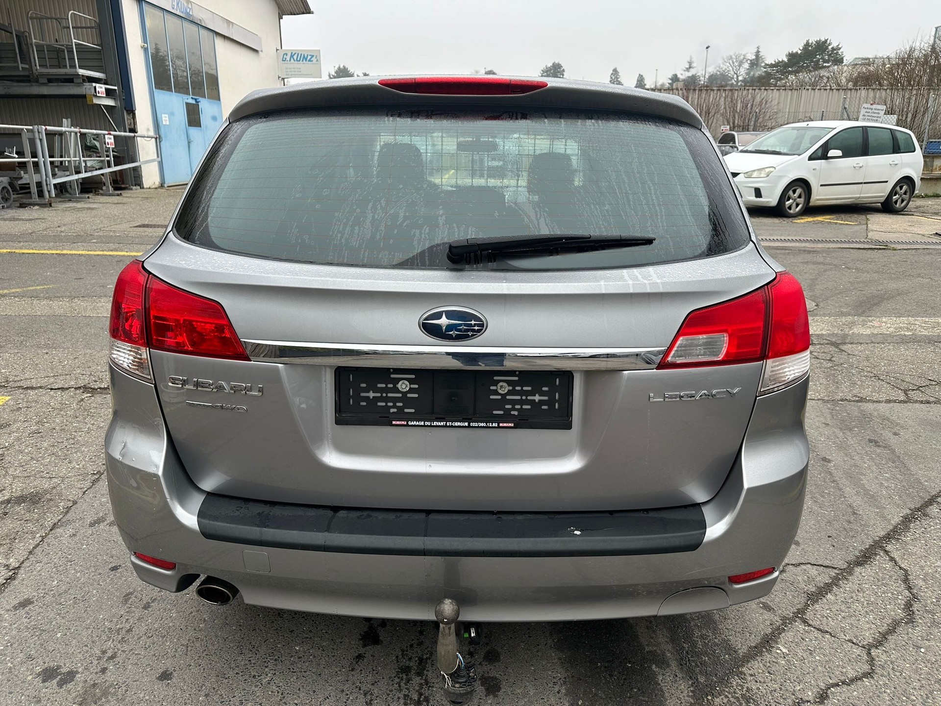 SUBARU Legacy 2.0i Swiss Special AWD-image-4