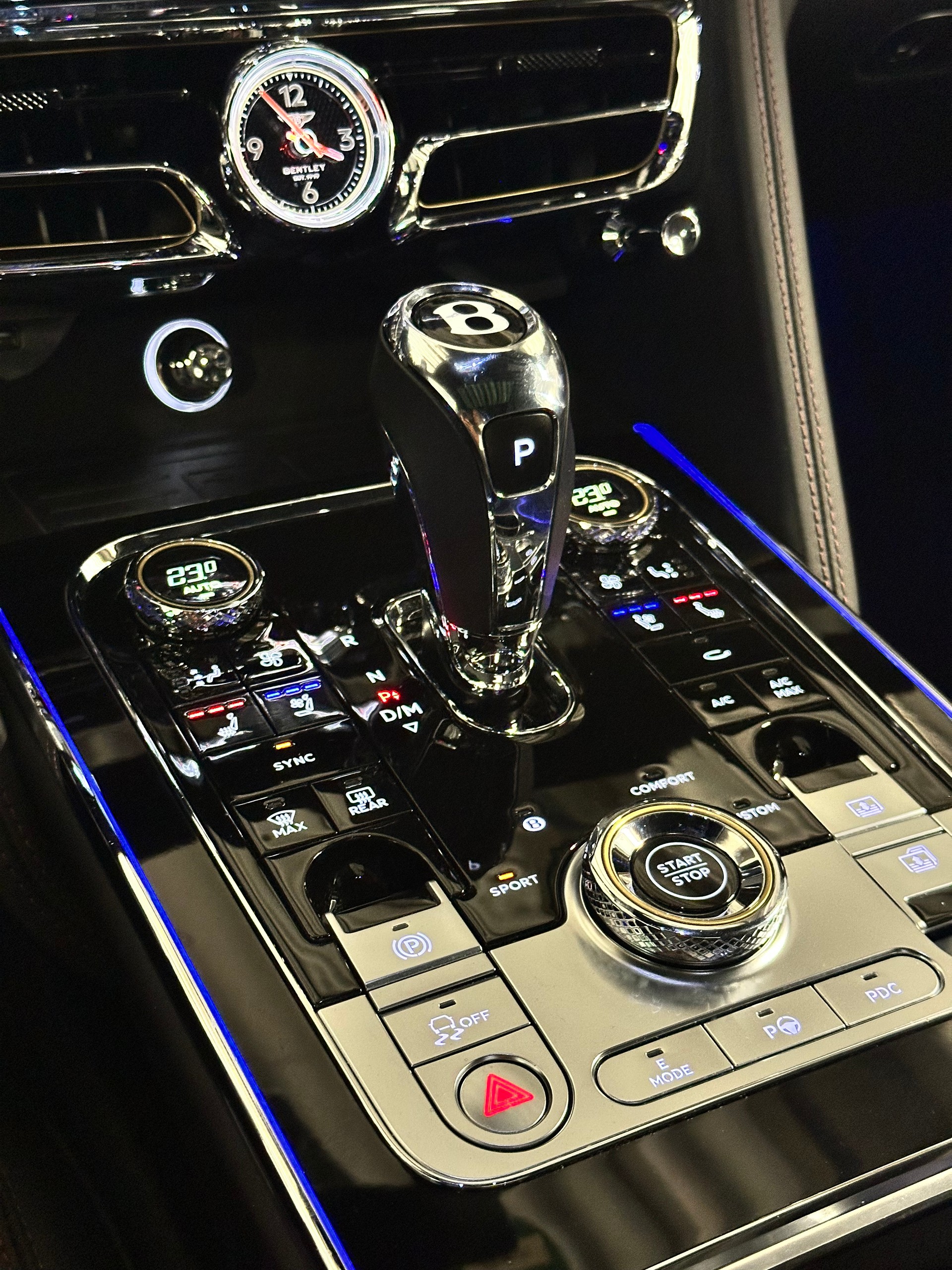 BENTLEY Flying Spur V6 Hybrid-image-15