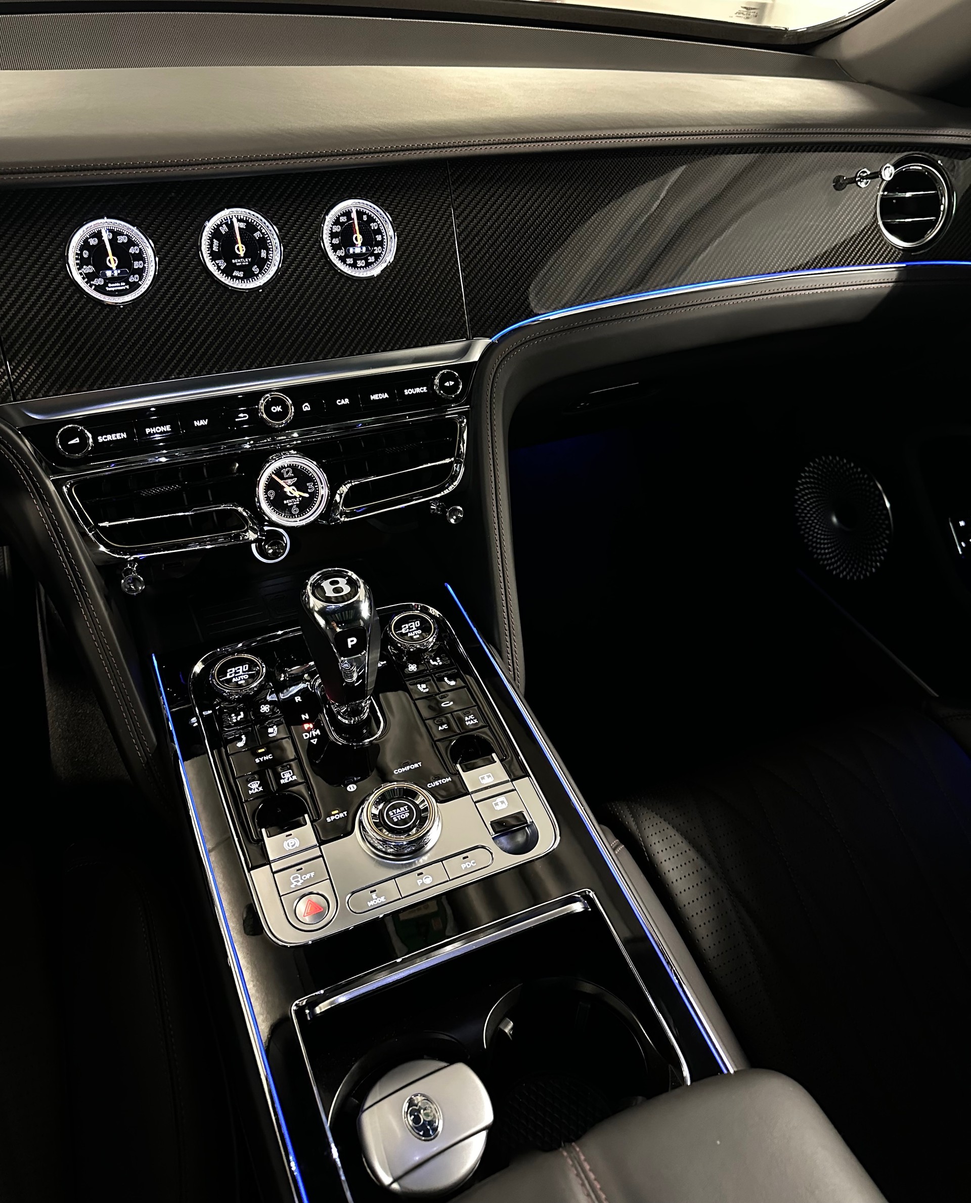 BENTLEY Flying Spur V6 Hybrid-image-14