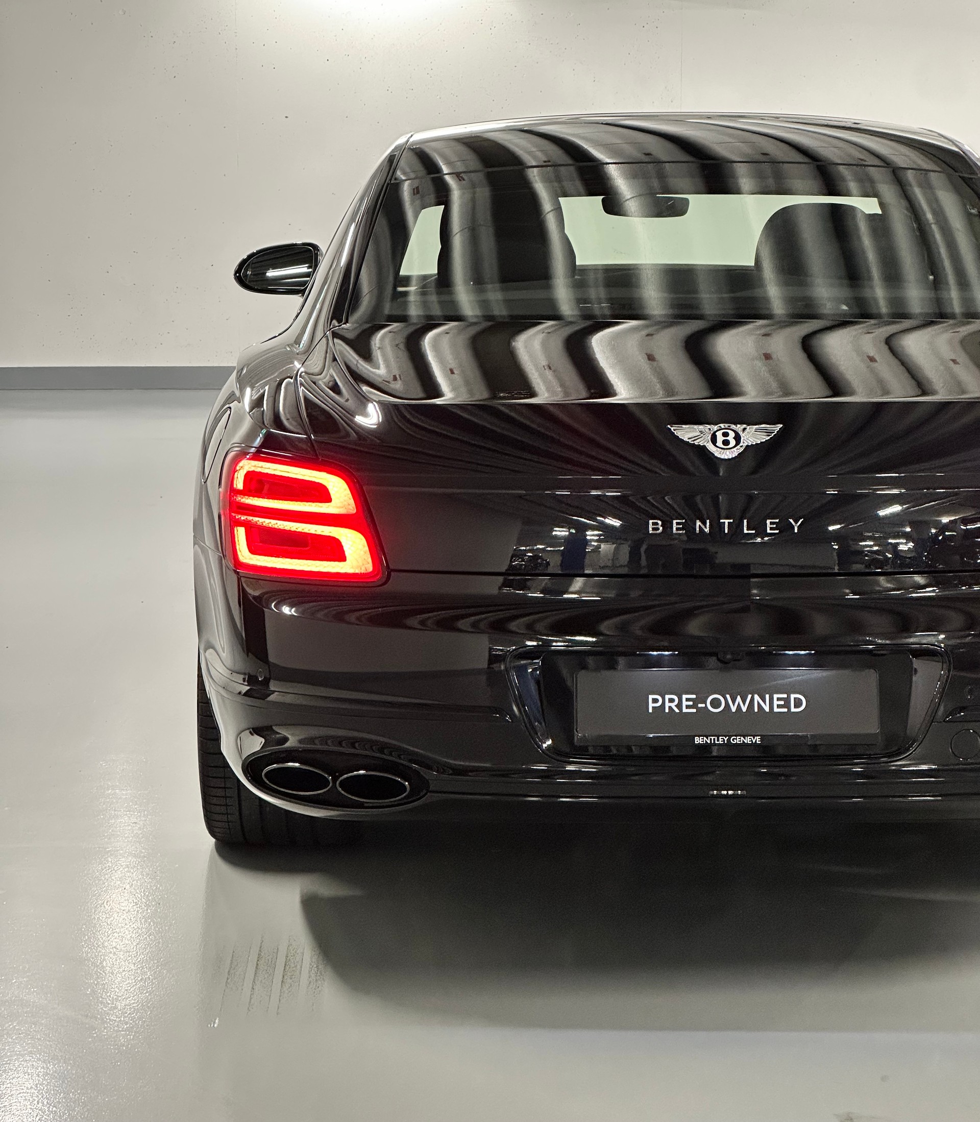 BENTLEY Flying Spur V6 Hybrid-image-18