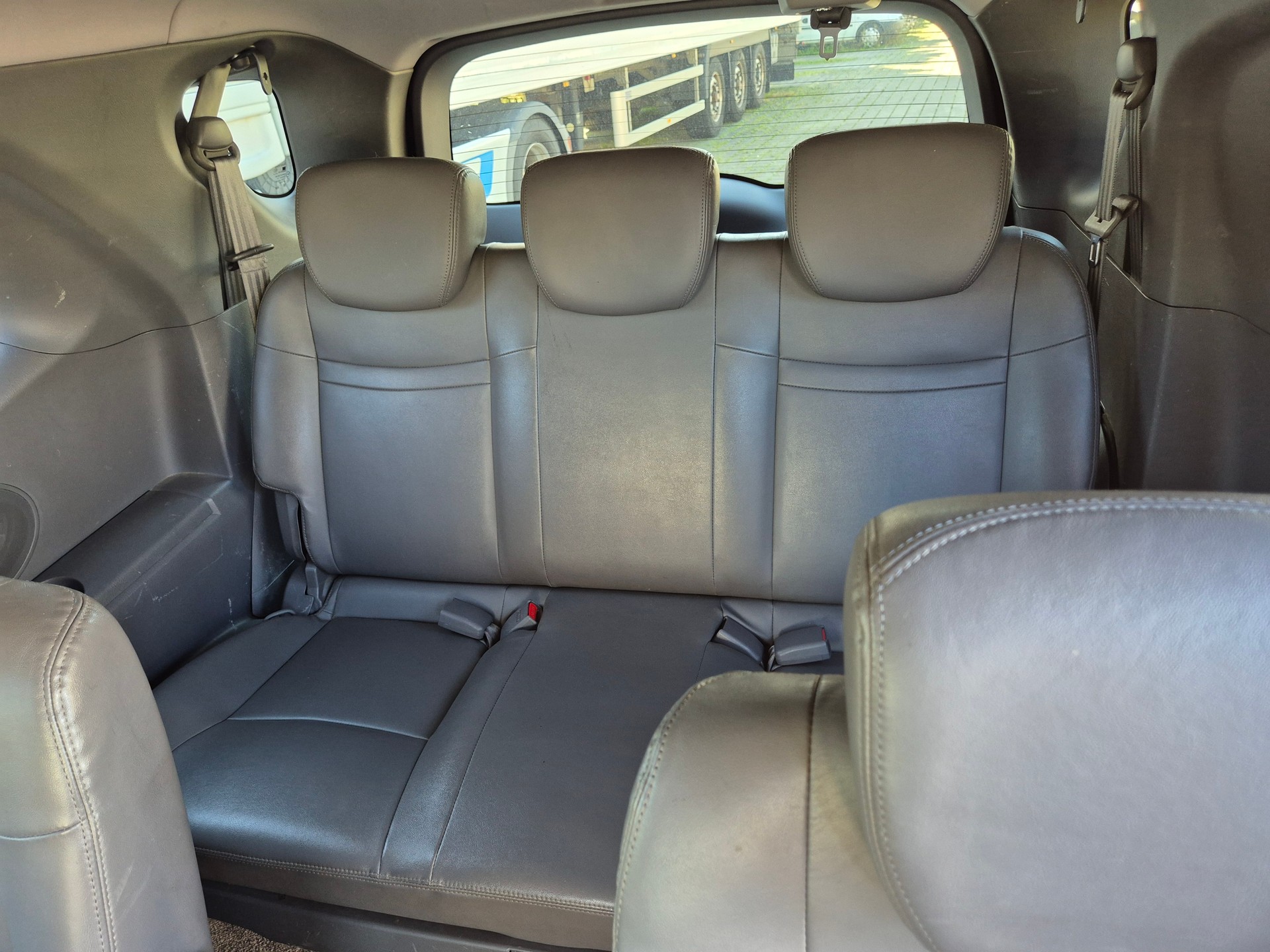 KGM-SsangYong Rodius SV200 e-XDi Quartz 4WD E-Tronic-image-14