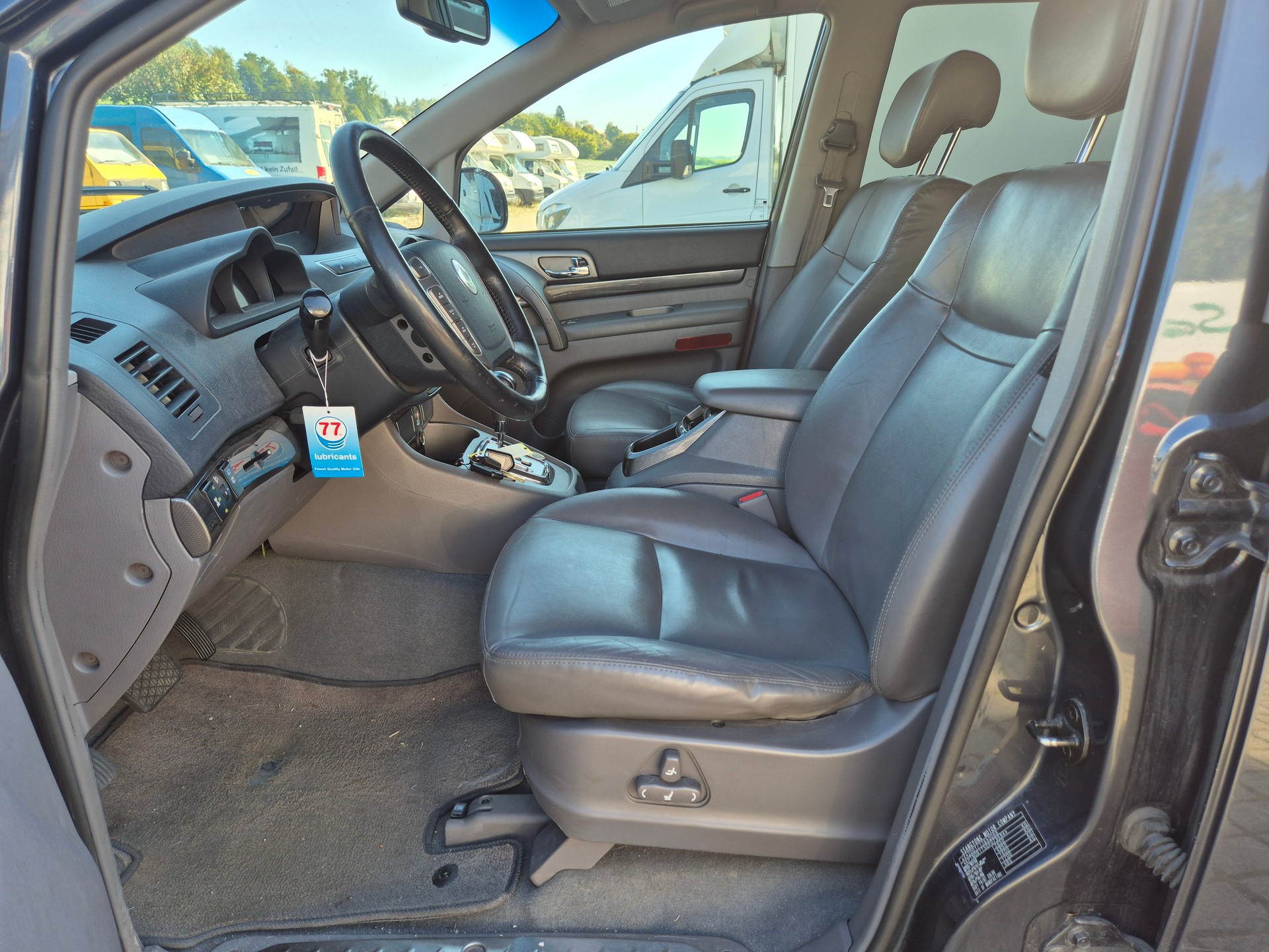 KGM-SsangYong Rodius SV200 e-XDi Quartz 4WD E-Tronic-image-10
