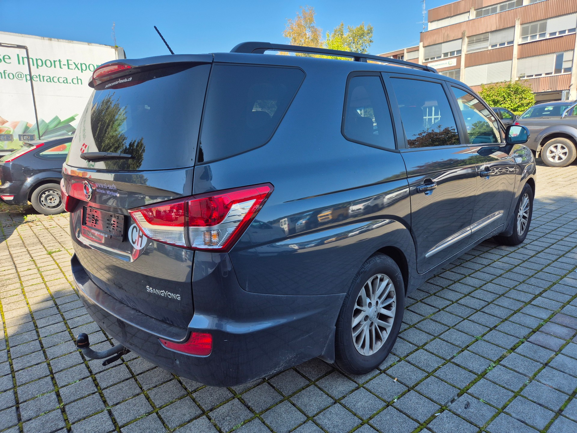 KGM-SsangYong Rodius SV200 e-XDi Quartz 4WD E-Tronic-image-5