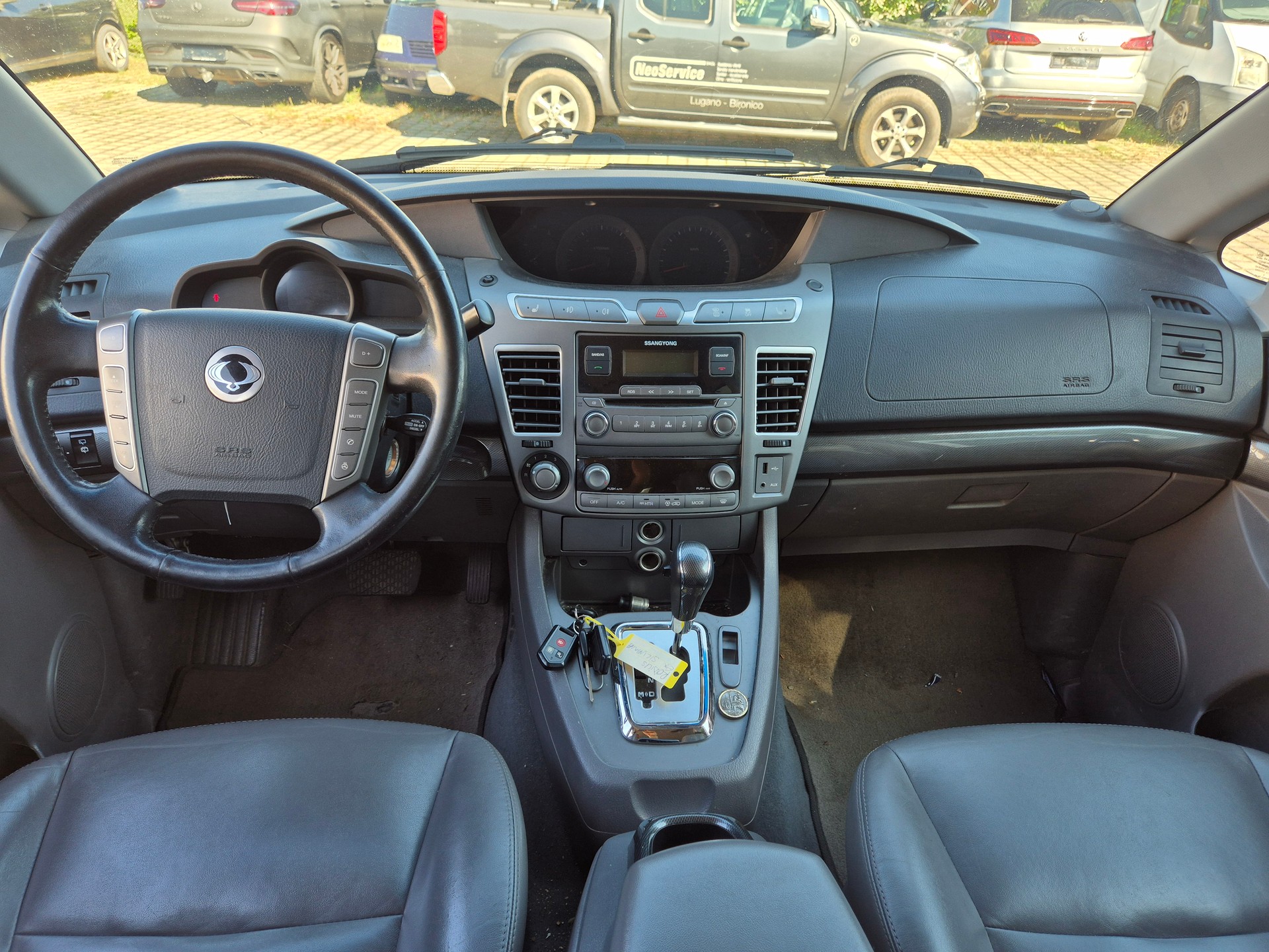 KGM-SsangYong Rodius SV200 e-XDi Quartz 4WD E-Tronic-image-9