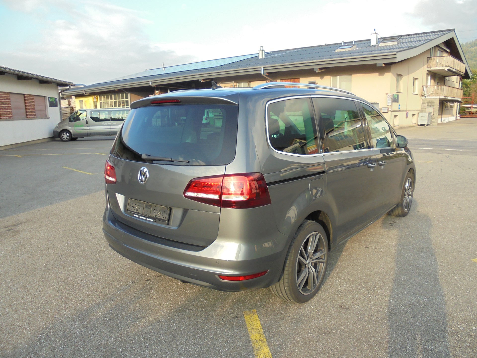 VW Sharan 2.0 TDI BMT Highline 4Motion DSG-image-4