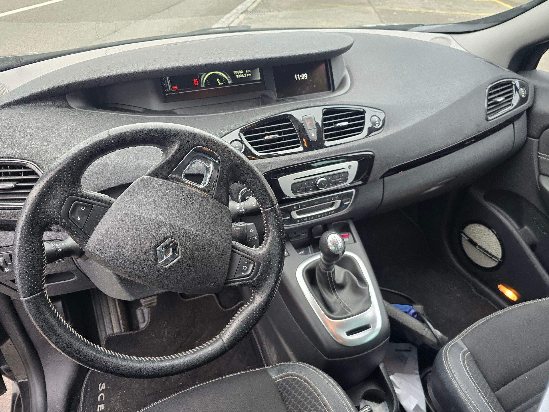 RENAULT Grand Scénic 1.2 16V Turbo Bose-image-7