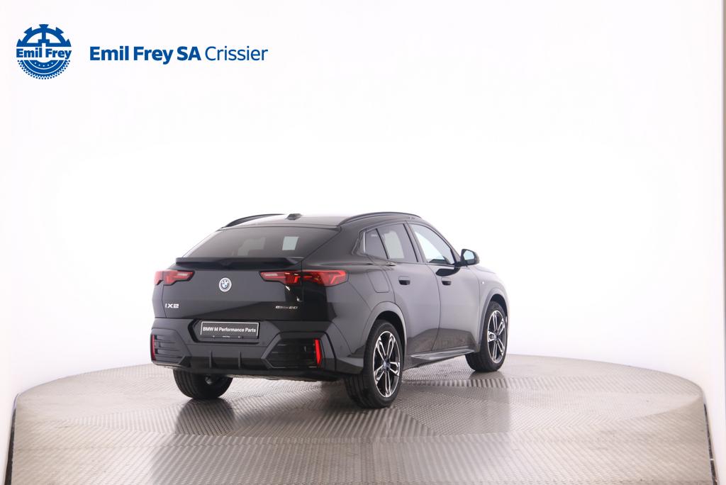 BMW iX2 20 eDrive-image-4