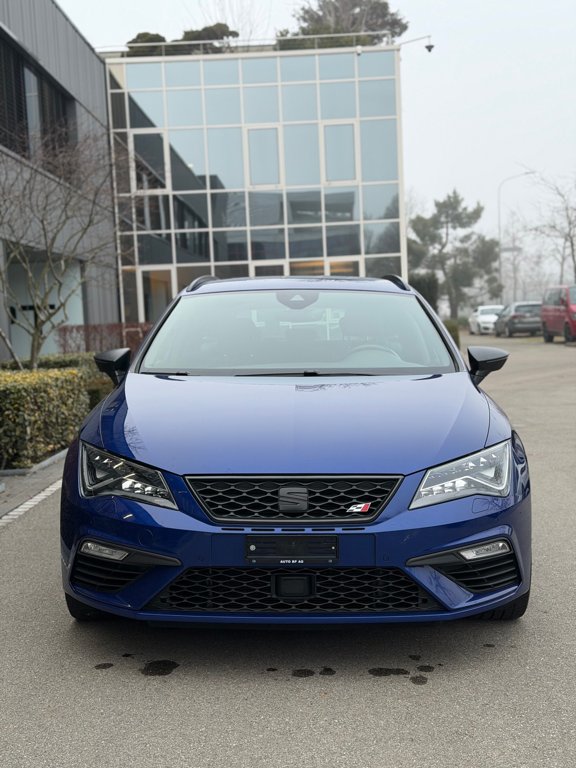 SEAT Leon ST 2.0 TSI Cupra 300 4 Drive DSG-image-4