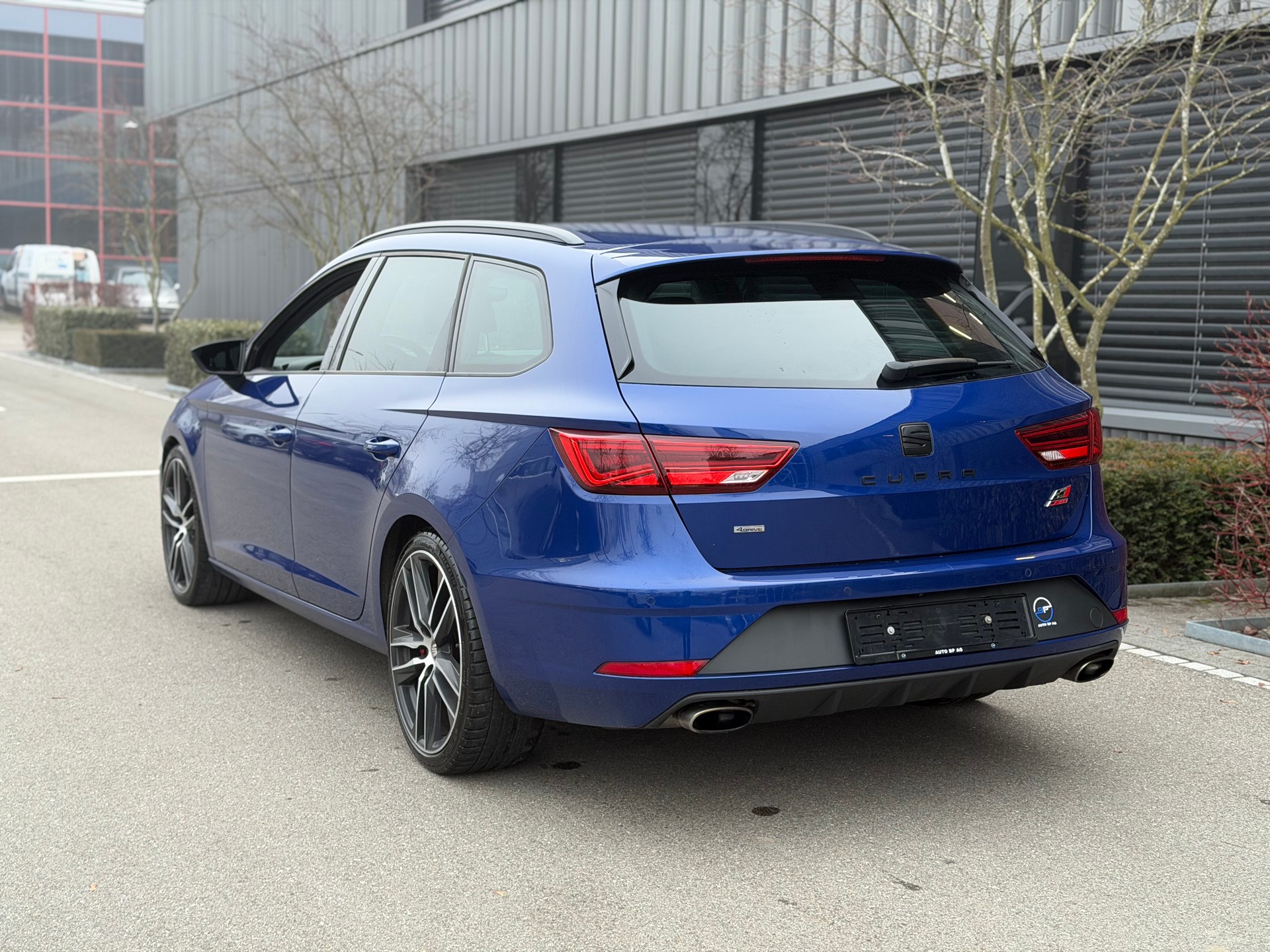 SEAT Leon ST 2.0 TSI Cupra 300 4 Drive DSG-image-6