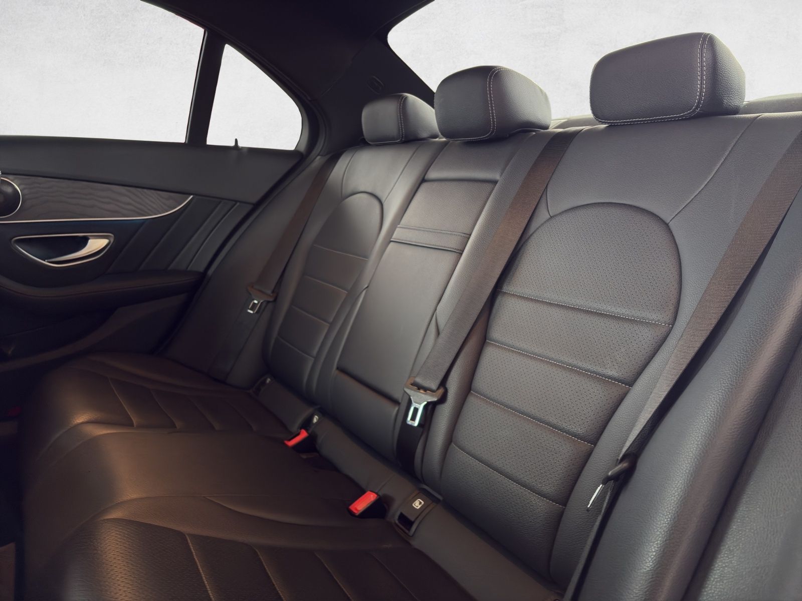 MERCEDES-BENZ C 300 AMG Line 9G-Tronic-image-16