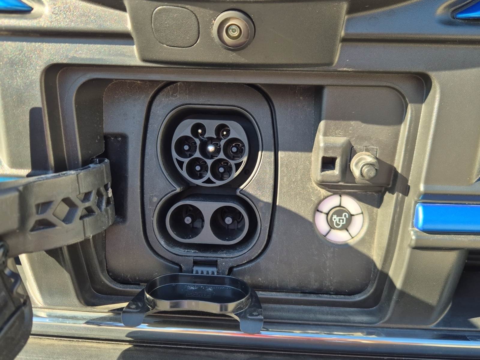 FORD E-Transit Van 350 L2H2 68kWh Trend-image-22