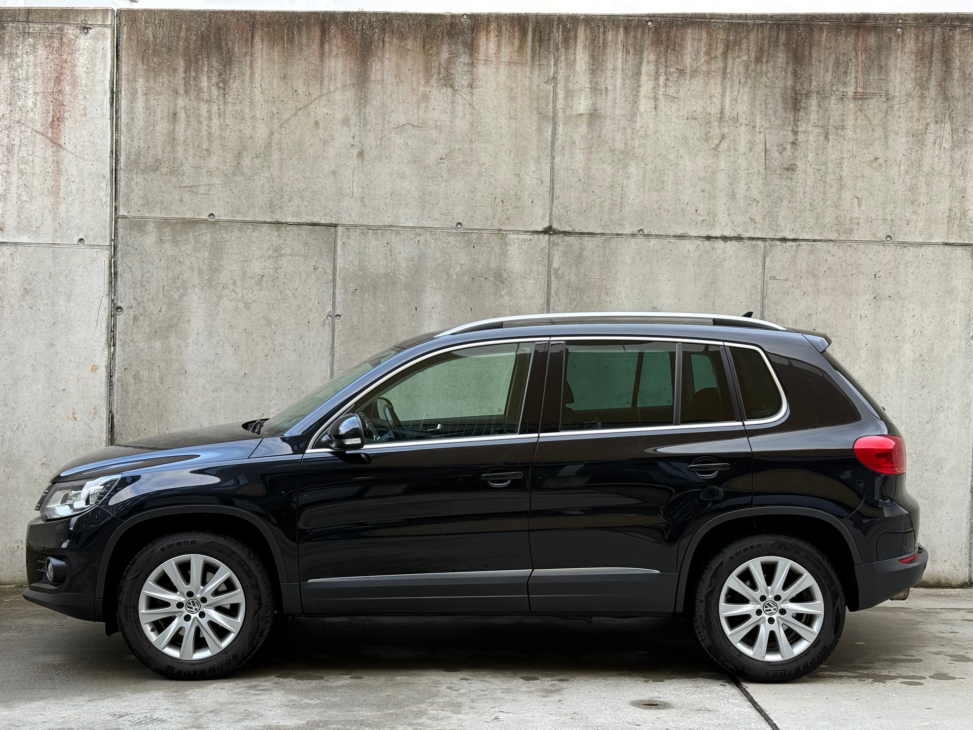 VW Tiguan 2.0 TDI BMT Cup 4Motion DSG-showroom-element-1