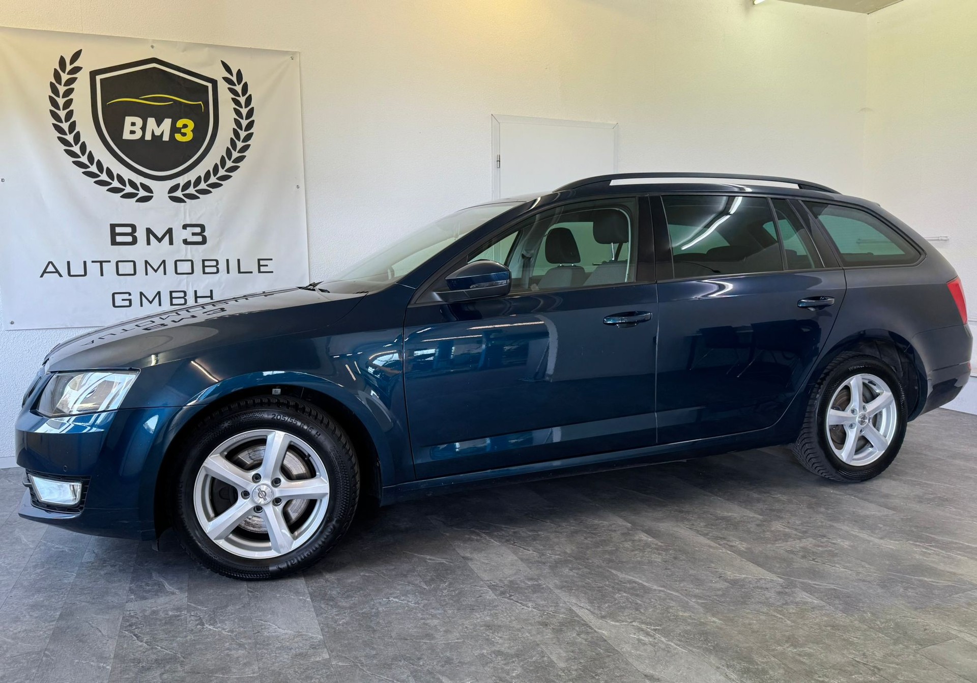 SKODA Octavia Combi 1.8 TSI Ambition 4x4 DSG AHK 1600KG.-image-1