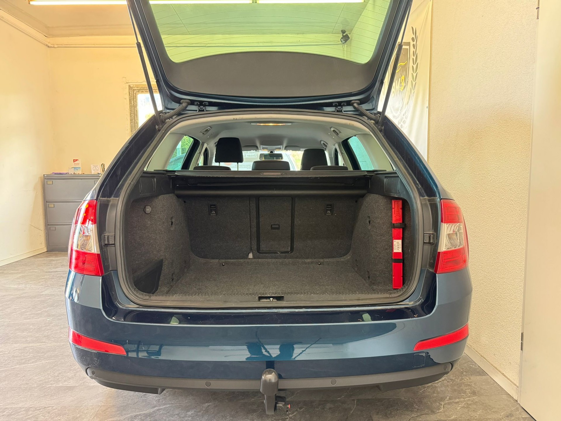 SKODA Octavia Combi 1.8 TSI Ambition 4x4 DSG AHK 1600KG.-image-5