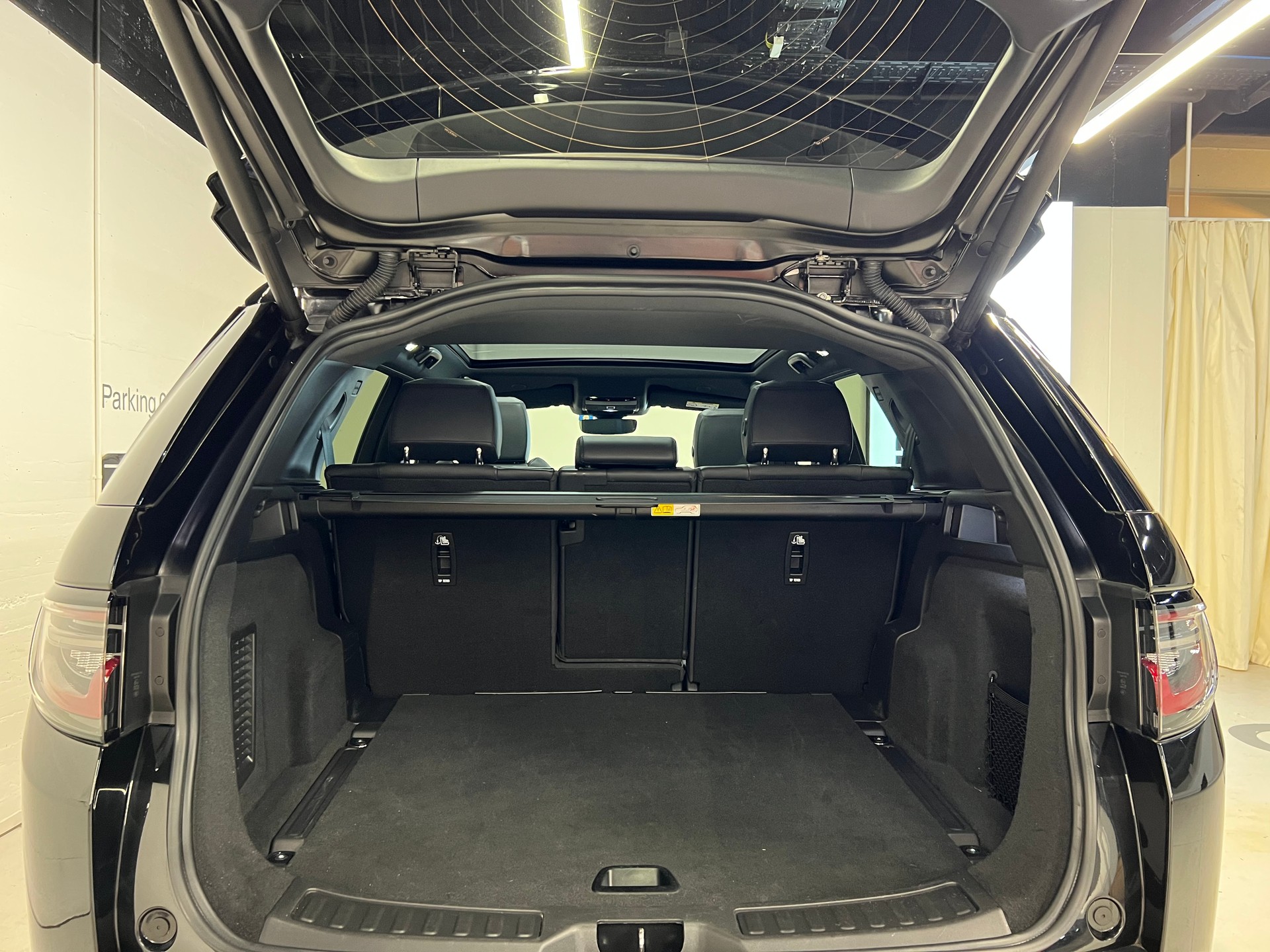 LAND ROVER Discovery Sport 1.5 T 300e SE-image-11