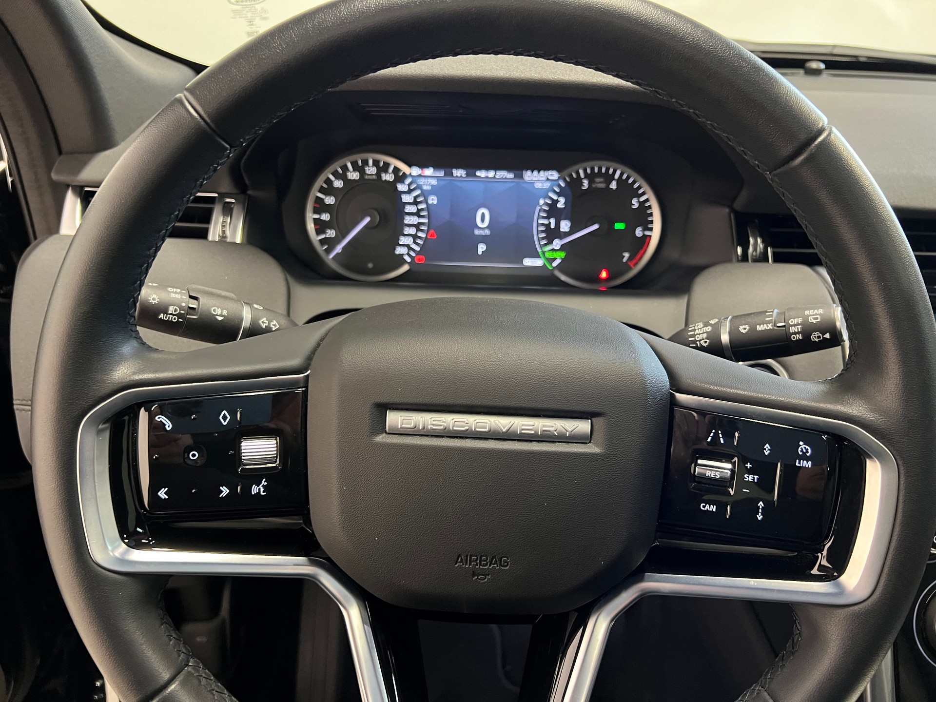 LAND ROVER Discovery Sport 1.5 T 300e SE-showroom-element-3